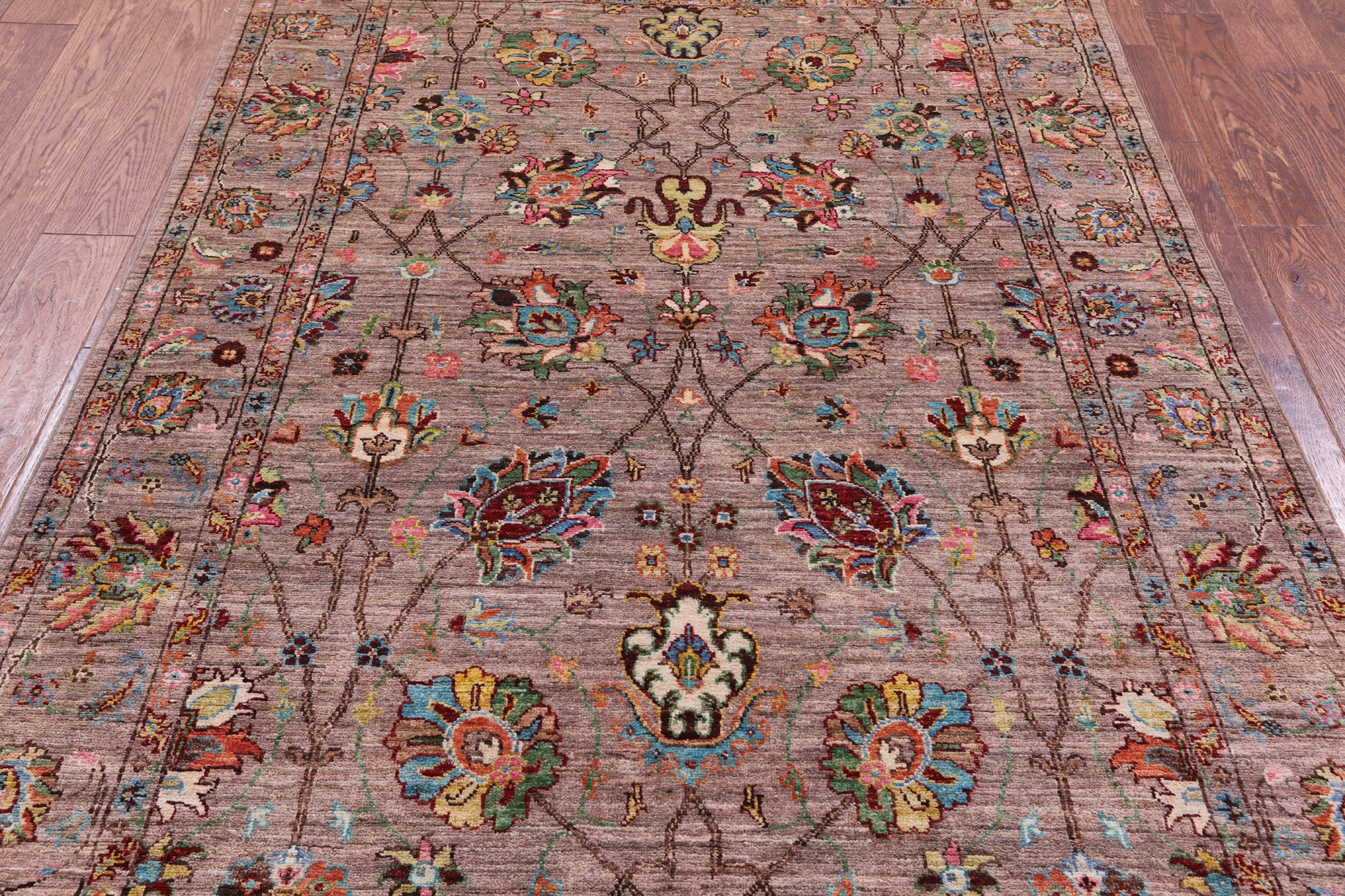 Peshawar Hand Knotted Wool Rug - 4' 10" X 6' 11" - Golden Nile