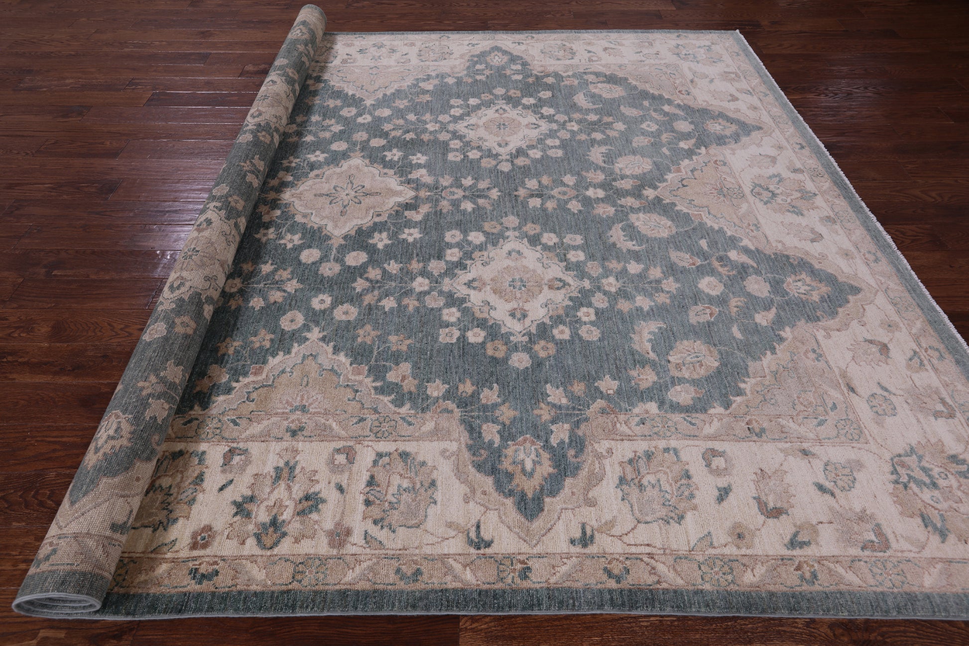 Green Peshawar Hand Knotted Wool Rug - 8' 10" X 11' 5" - Golden Nile