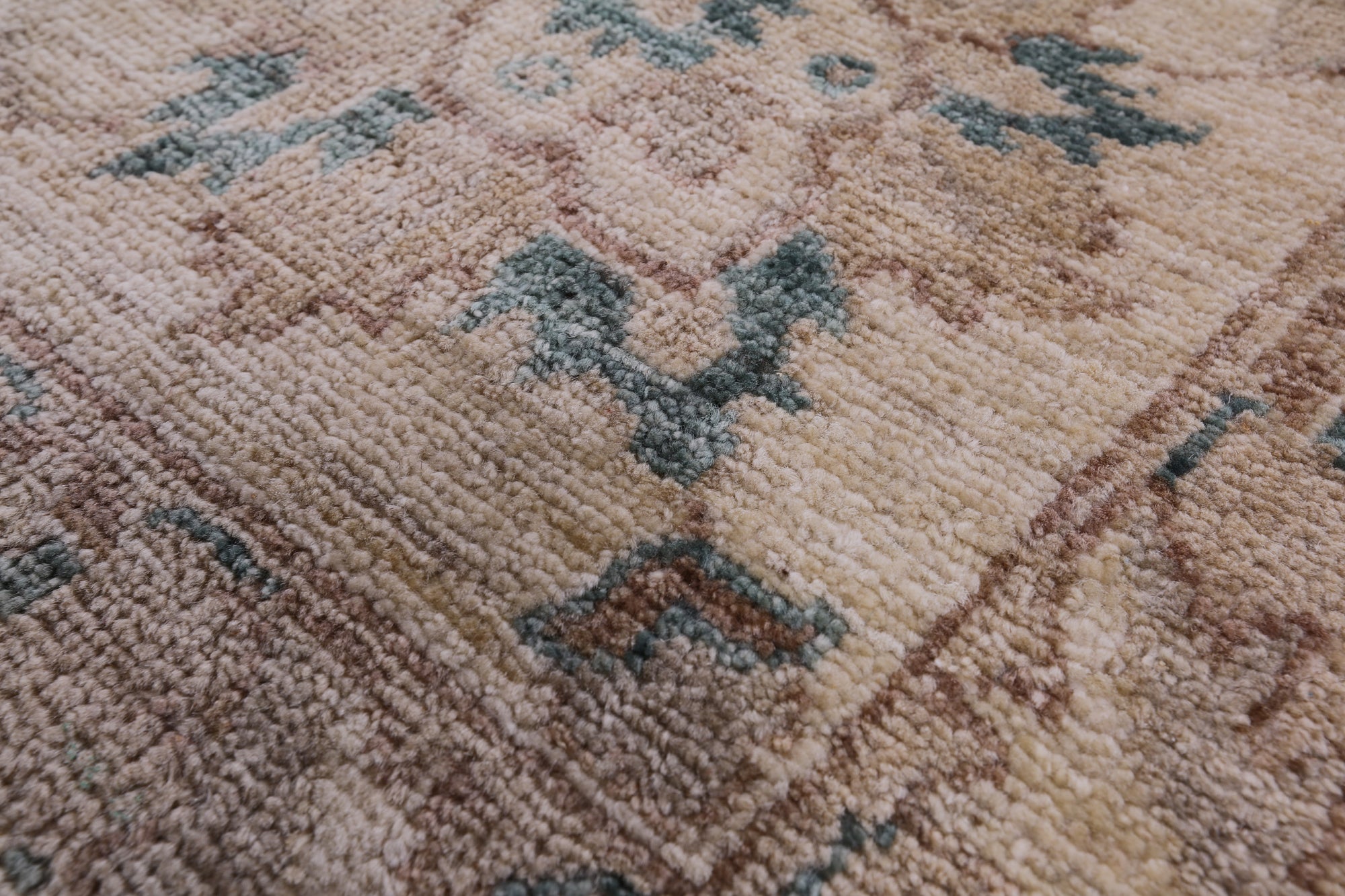 Green Peshawar Hand Knotted Wool Rug - 8' 10" X 11' 5" - Golden Nile