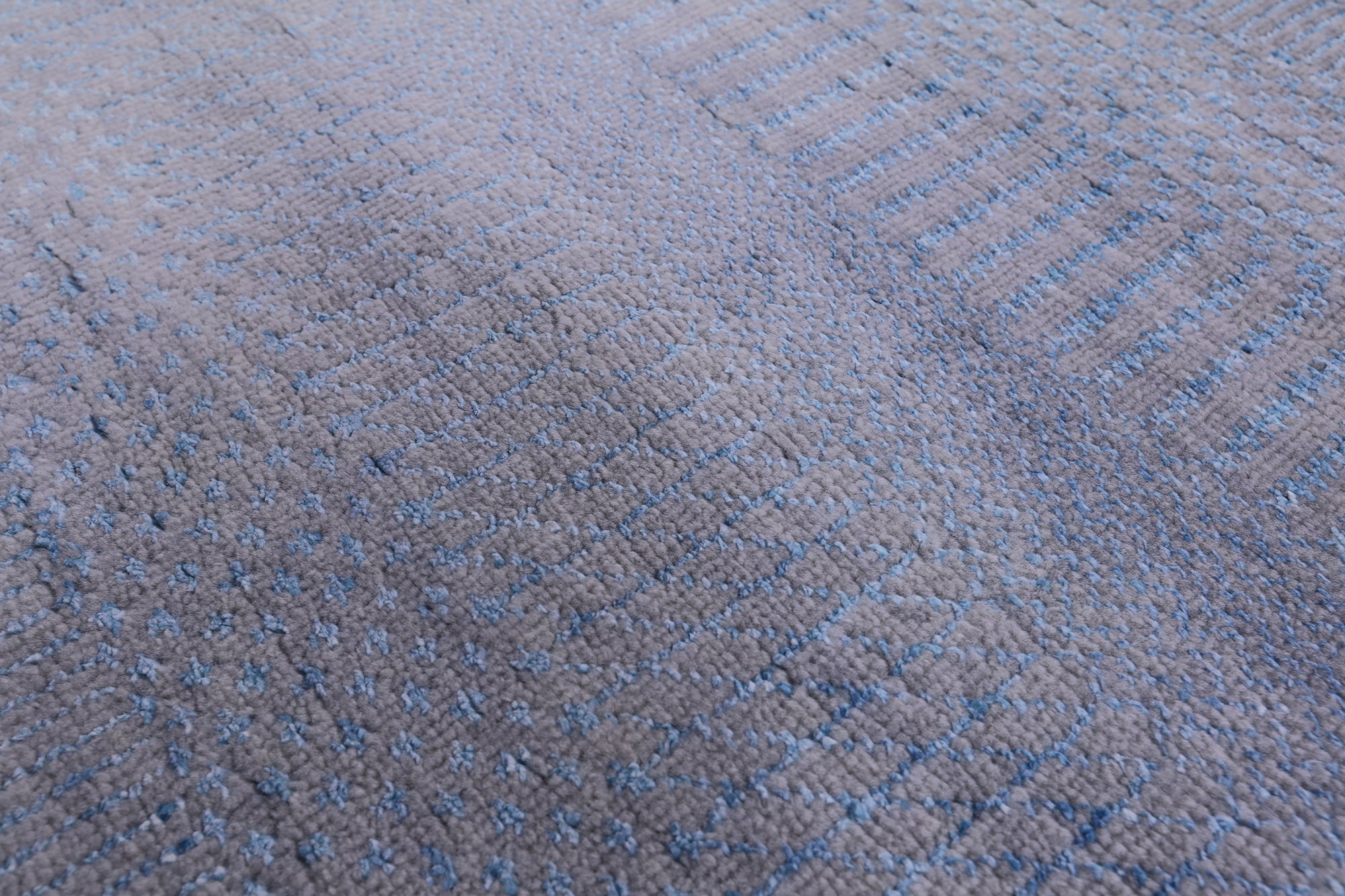 Savannah Grass Hand Knotted Wool & Silk Rug - 6' 1" X 9' 3" - Golden Nile