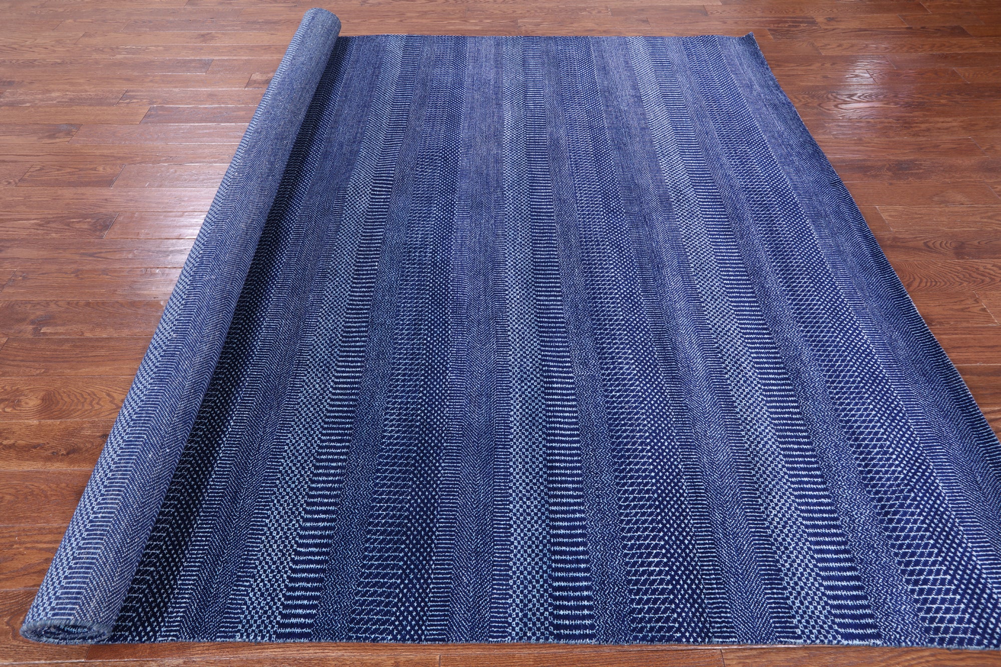 Blue Savannah Grass Hand Knotted Wool & Silk Rug - 8' 0" X 10' 2" - Golden Nile