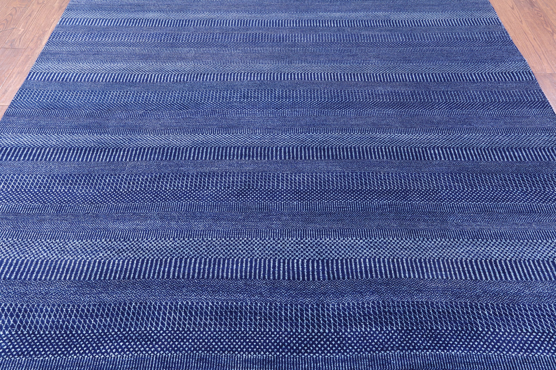 Blue Savannah Grass Hand Knotted Wool & Silk Rug - 8' 0" X 10' 2" - Golden Nile