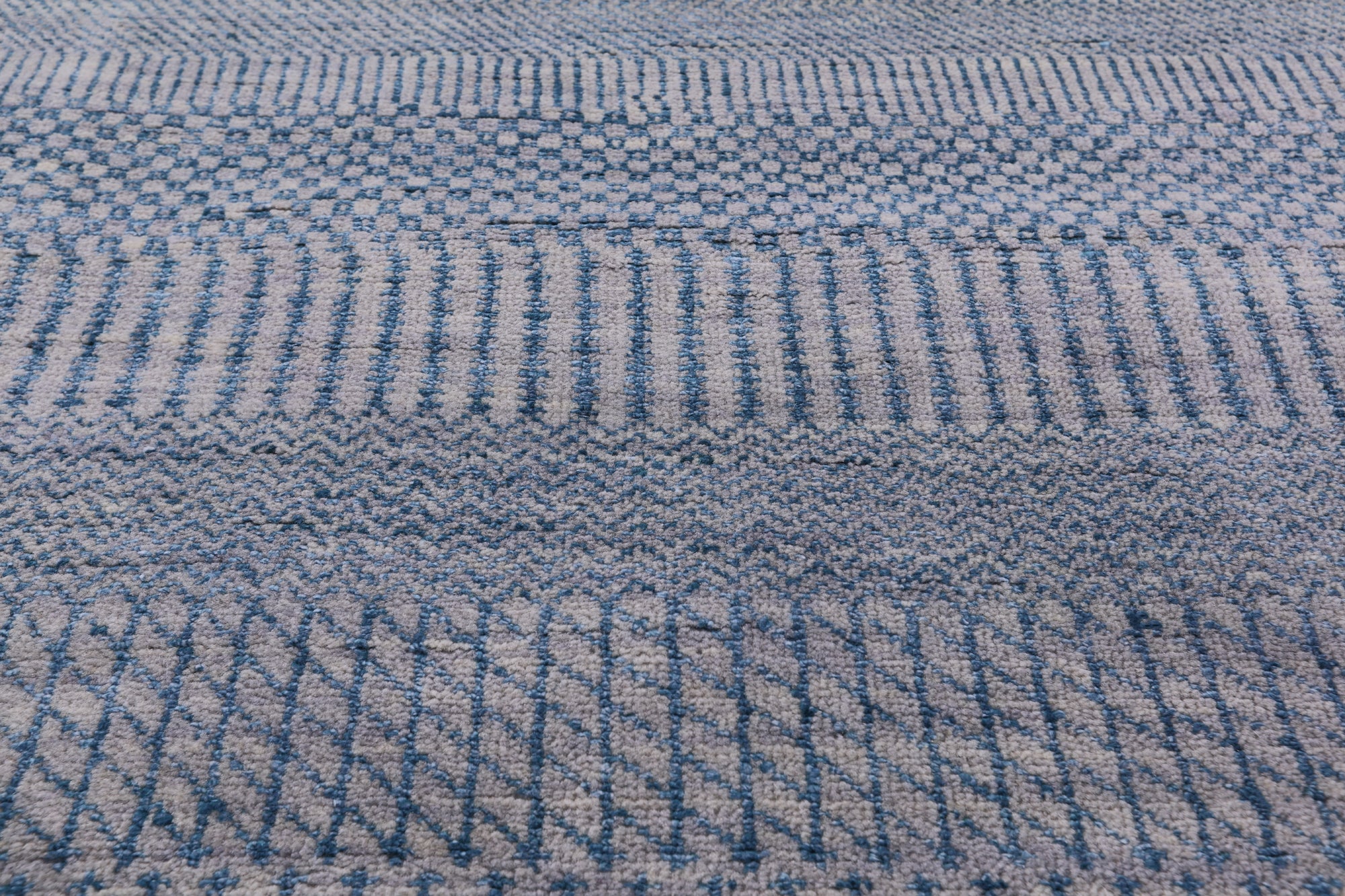 Round Savannah Grass Hand Knotted Wool & Silk Rug - 7' 9" X 7' 9" - Golden Nile