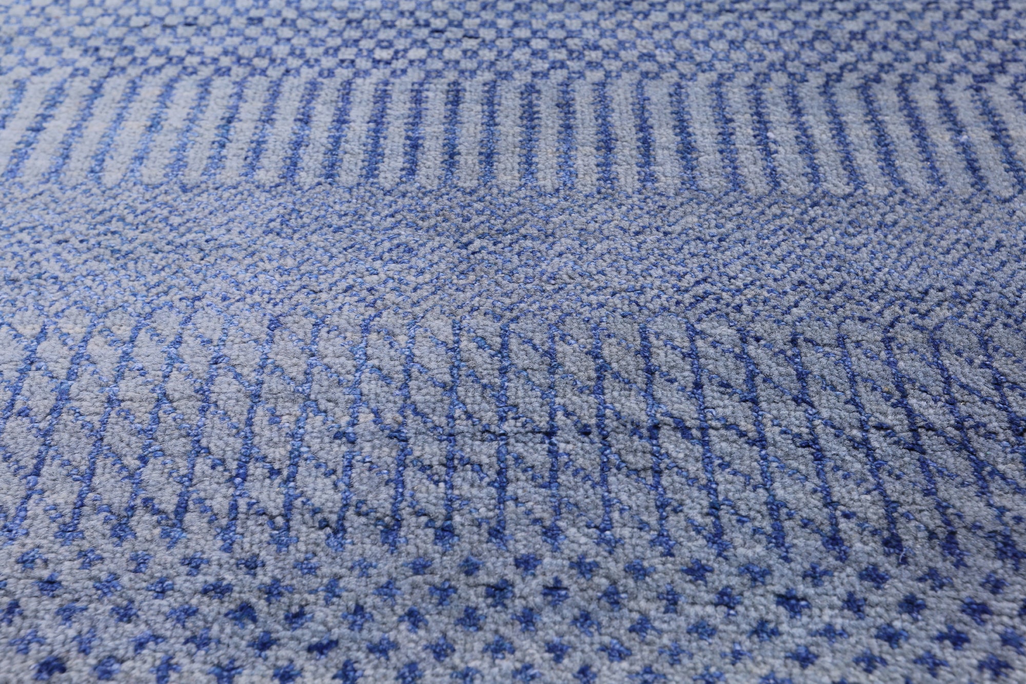 Blue Round Savannah Grass Hand Knotted Wool & Silk Rug - 6' 0" X 6' 0" - Golden Nile