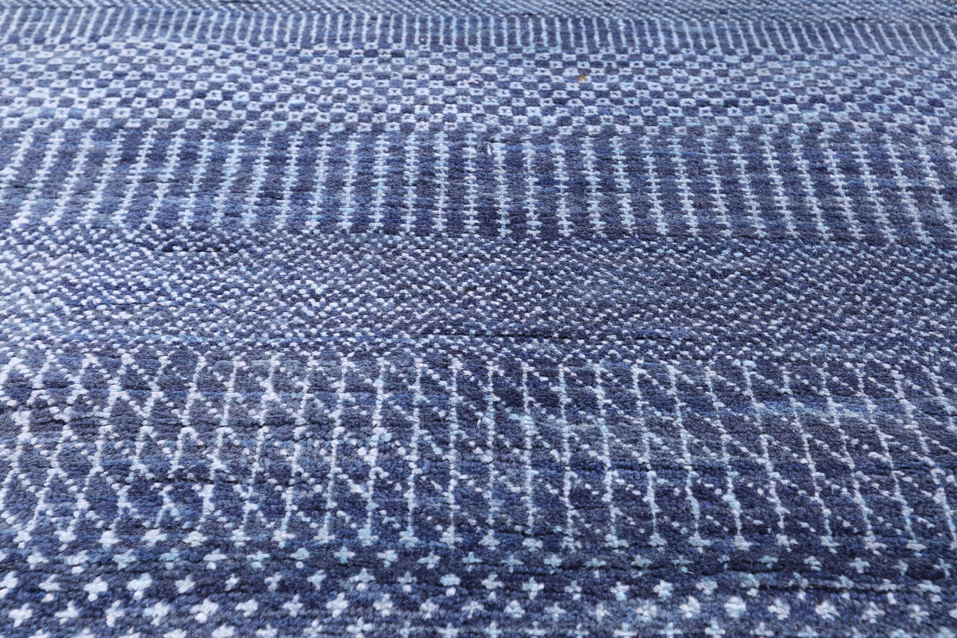 Blue Round Savannah Grass Hand Knotted Wool & Silk Rug - 6' 0" X 6' 1" - Golden Nile