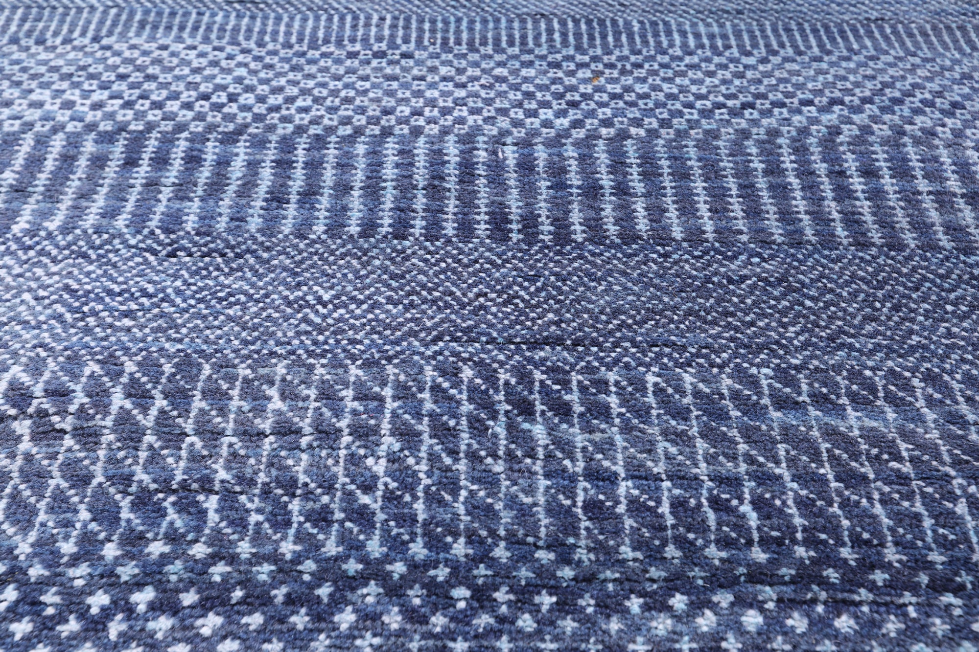 Blue Round Savannah Grass Hand Knotted Wool & Silk Rug - 6' 0" X 6' 1" - Golden Nile
