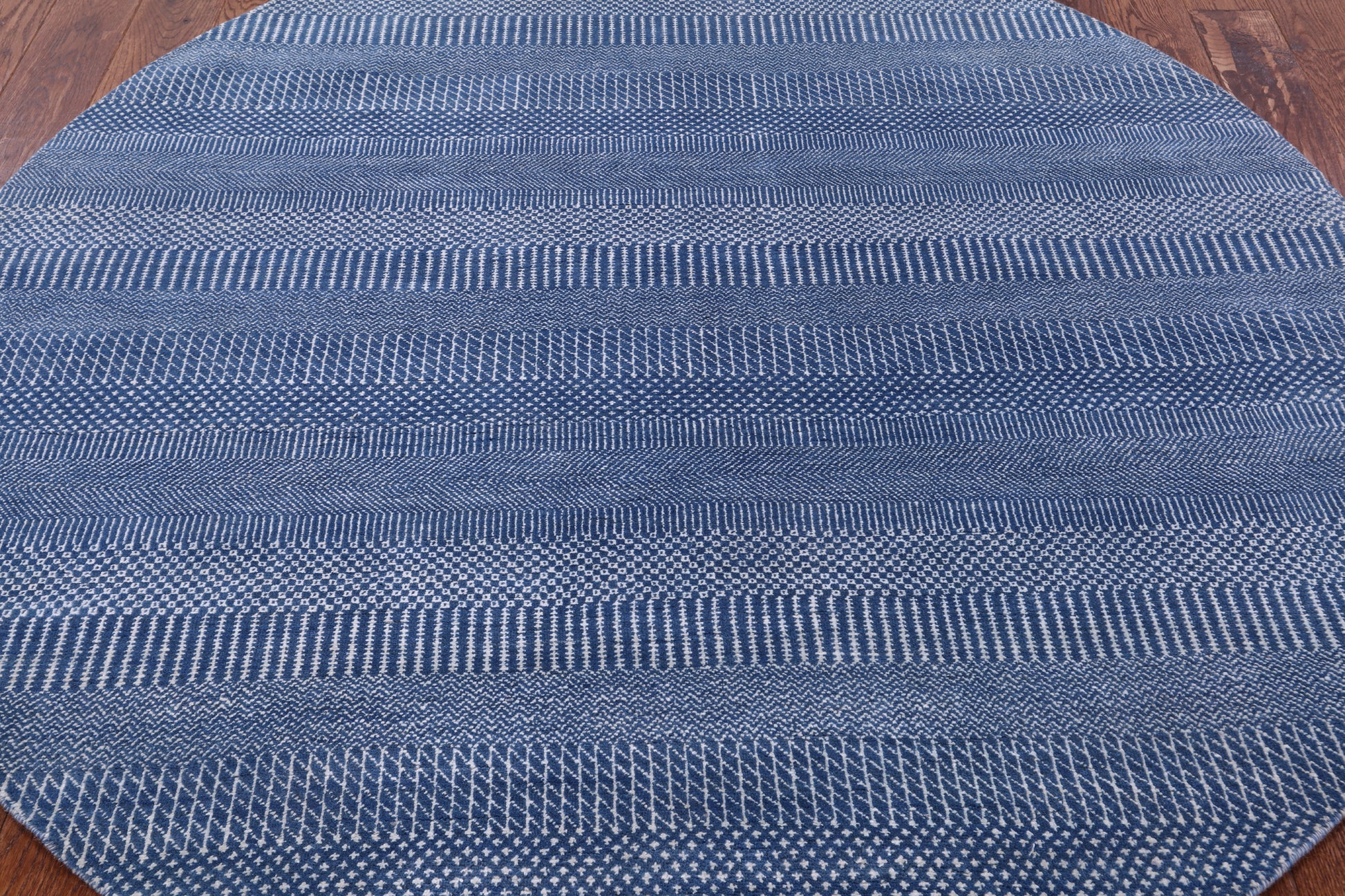 Blue Round Savannah Grass Hand Knotted Wool & Silk Rug - 6' 0" X 6' 0" - Golden Nile