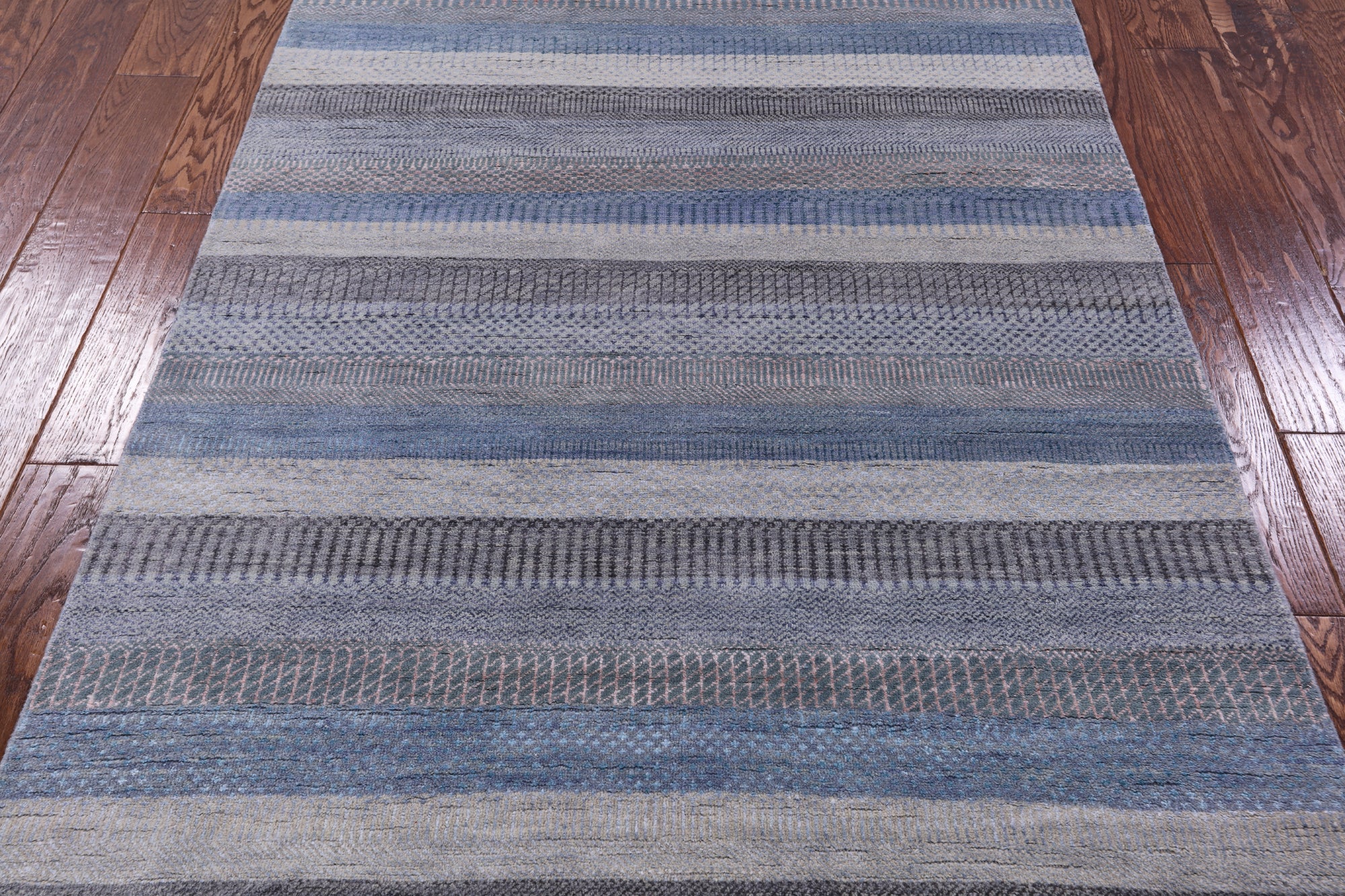 Savannah Grass Hand Knotted Wool & Silk Rug - 4' 1" X 6' 1" - Golden Nile