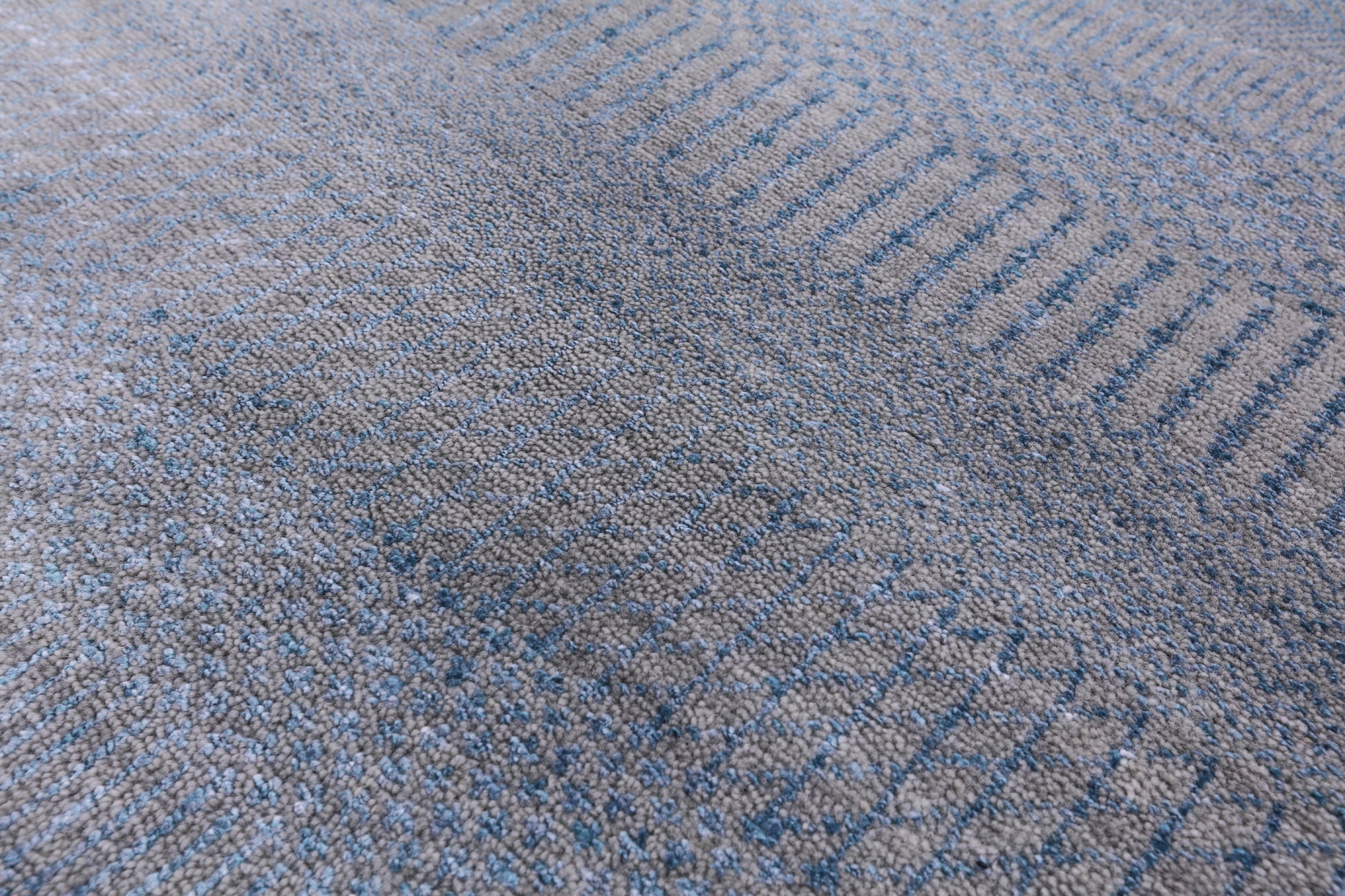 Savannah Grass Hand Knotted Wool & Silk Rug - 5' 0" X 8' 3" - Golden Nile