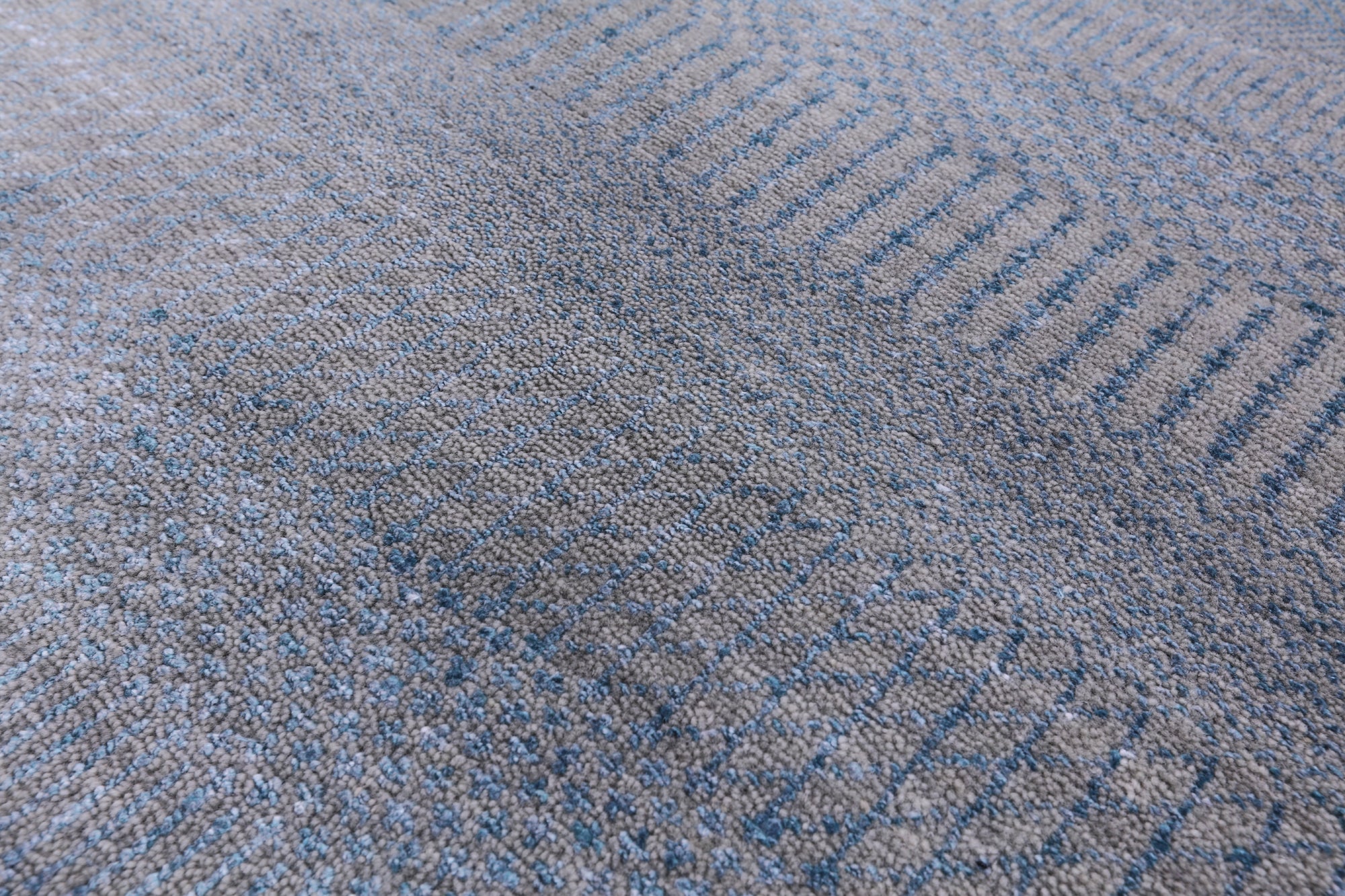 Savannah Grass Hand Knotted Wool & Silk Rug - 5' 0" X 8' 3" - Golden Nile