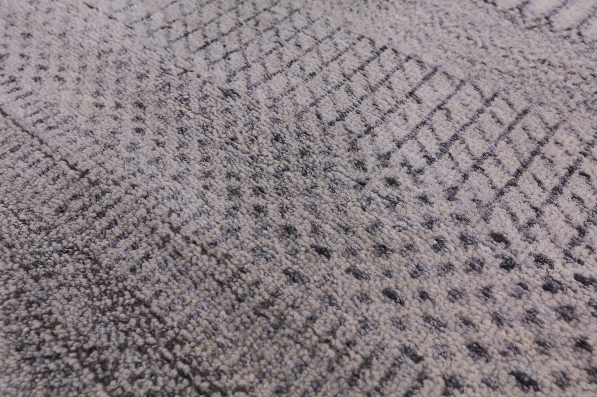 Savannah Grass Hand Knotted Wool & Silk Rug - 5' 1" X 6' 11" - Golden Nile