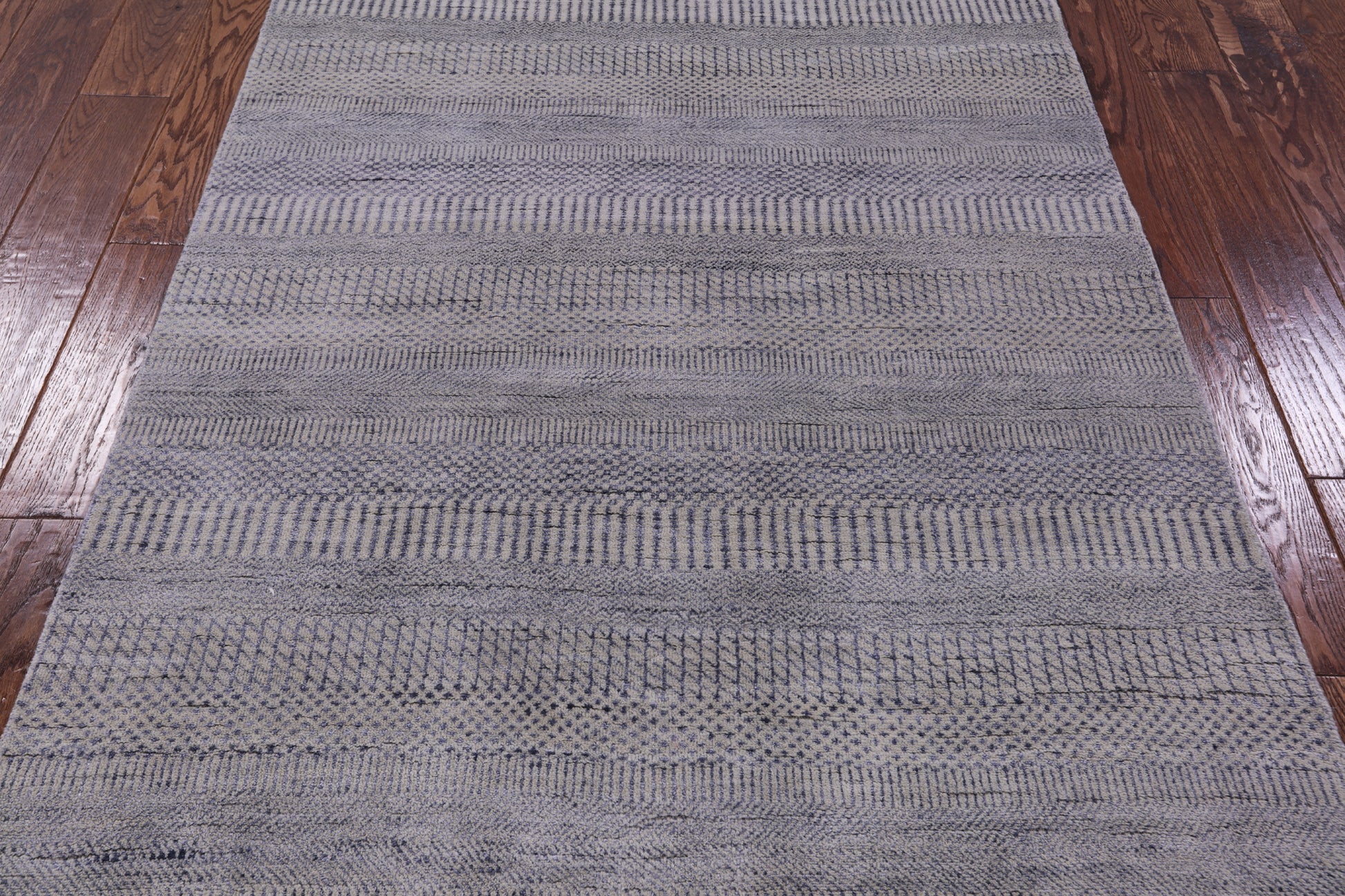 Savannah Grass Hand Knotted Wool & Silk Rug - 4' 0" X 5' 7" - Golden Nile