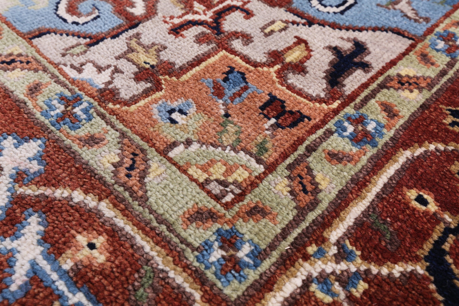 Ivory Geometric Heriz Serapi Hand Knotted Wool Rug - 5' 0" X 8' 0" - Golden Nile
