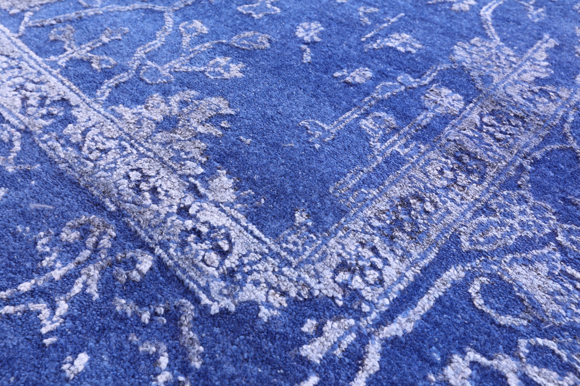 Blue Persian Hand Knotted Wool & Silk Rug - 5' 11" X 8' 10" - Golden Nile