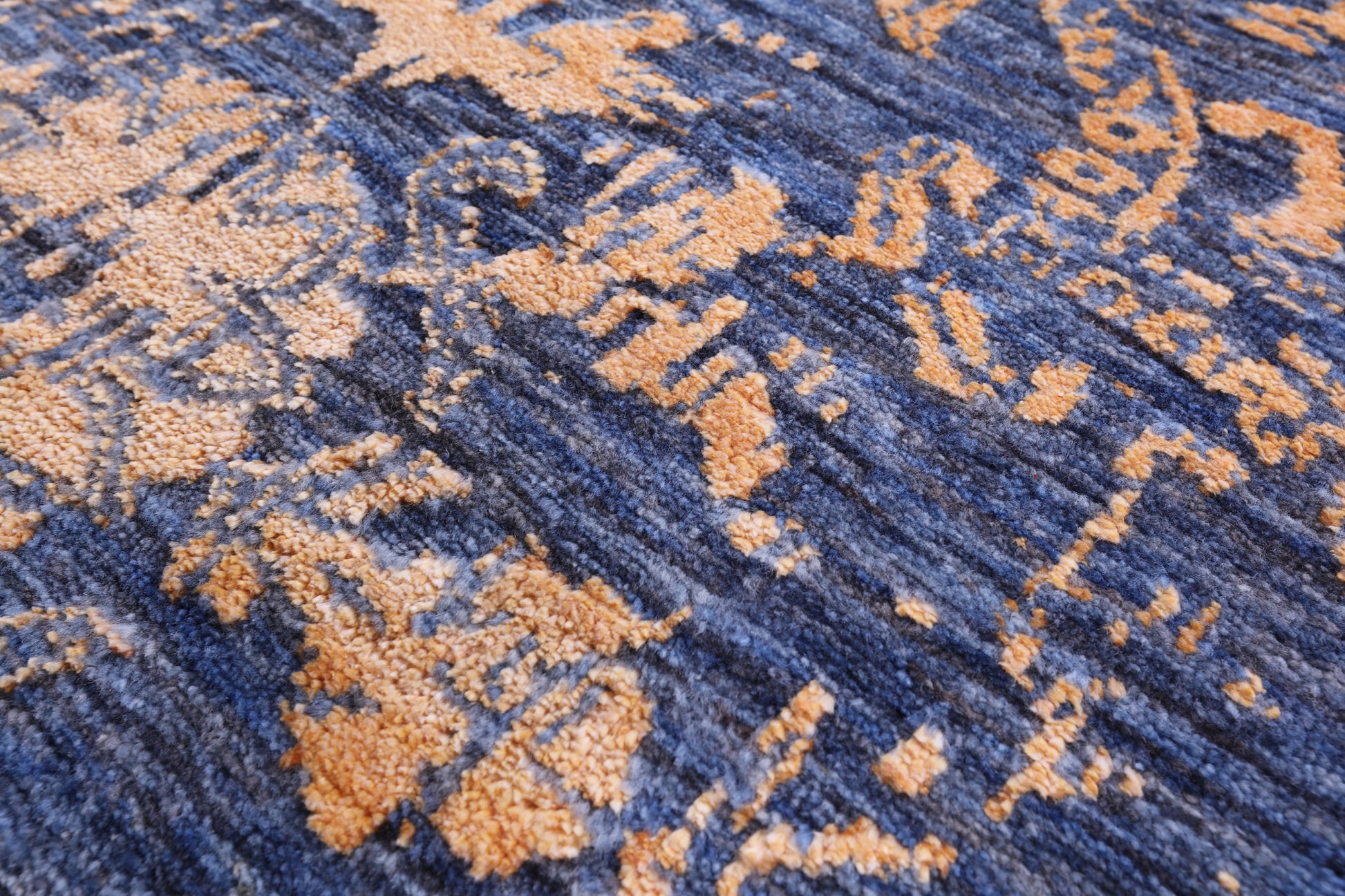 Persian Hand Knotted Wool & Silk Runner Rug - 2' 6" X 12' 0" - Golden Nile