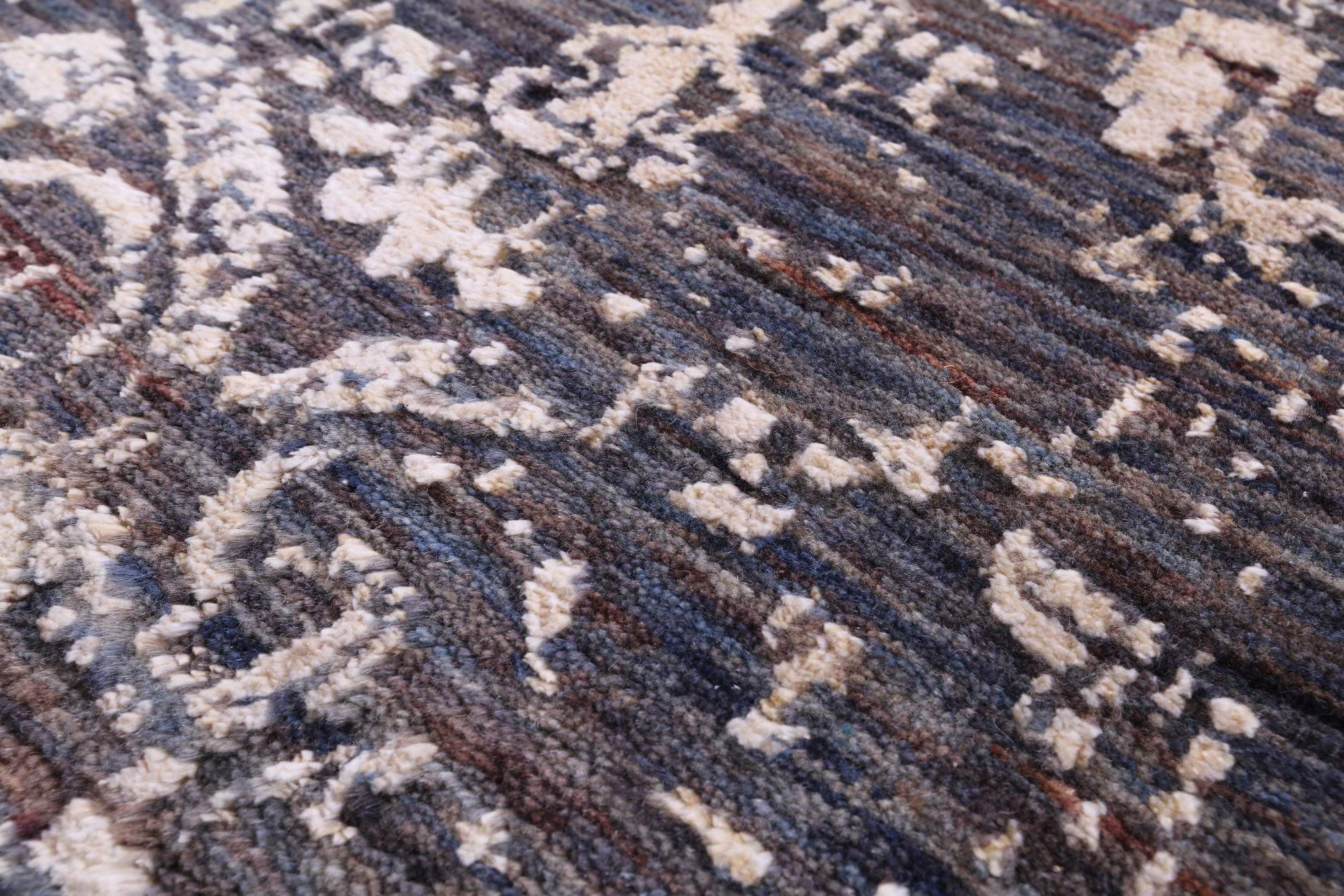 Contemporary Handmade Wool & Silk Runner Rug - 2' 6" X 14' 4" - Golden Nile