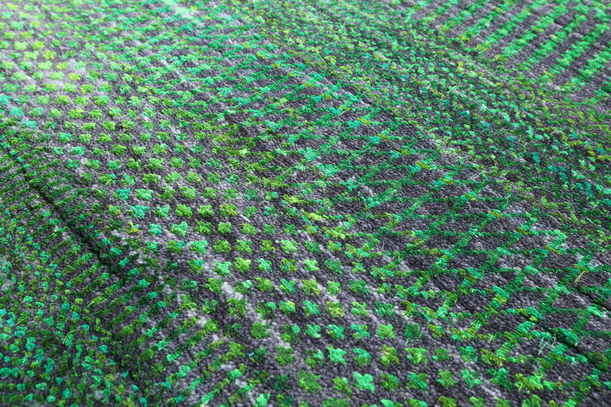 Green Savannah Grass Hand Knotted Wool & Silk Runner Rug - 2' 5" X 31' 2" - Golden Nile