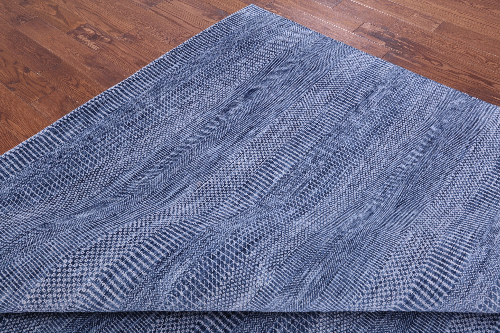 Blue Savannah Grass Hand Knotted Wool & Silk Rug - 7' 11" X 10' 1" - Golden Nile