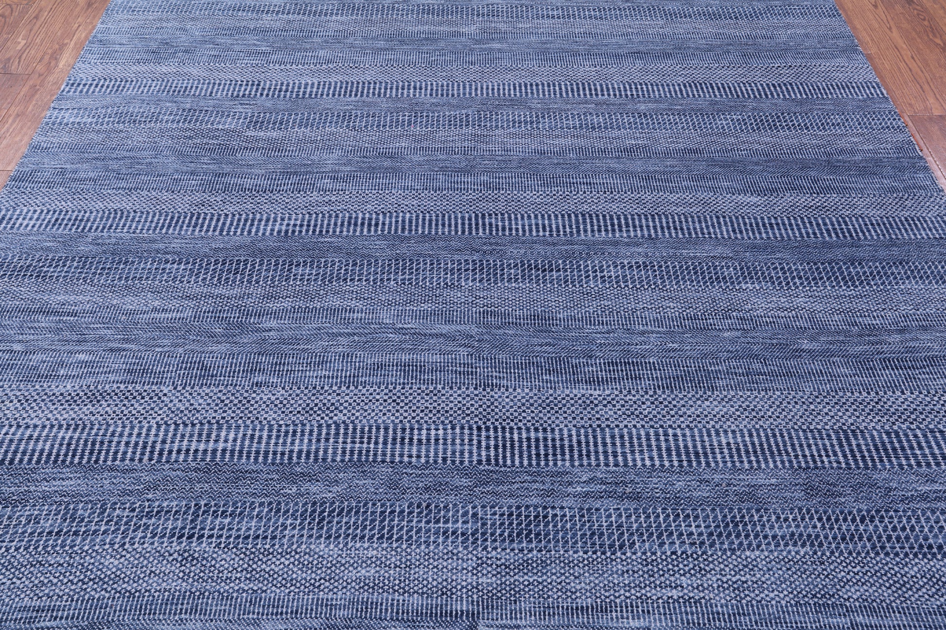 Blue Savannah Grass Hand Knotted Wool & Silk Rug - 7' 11" X 10' 1" - Golden Nile