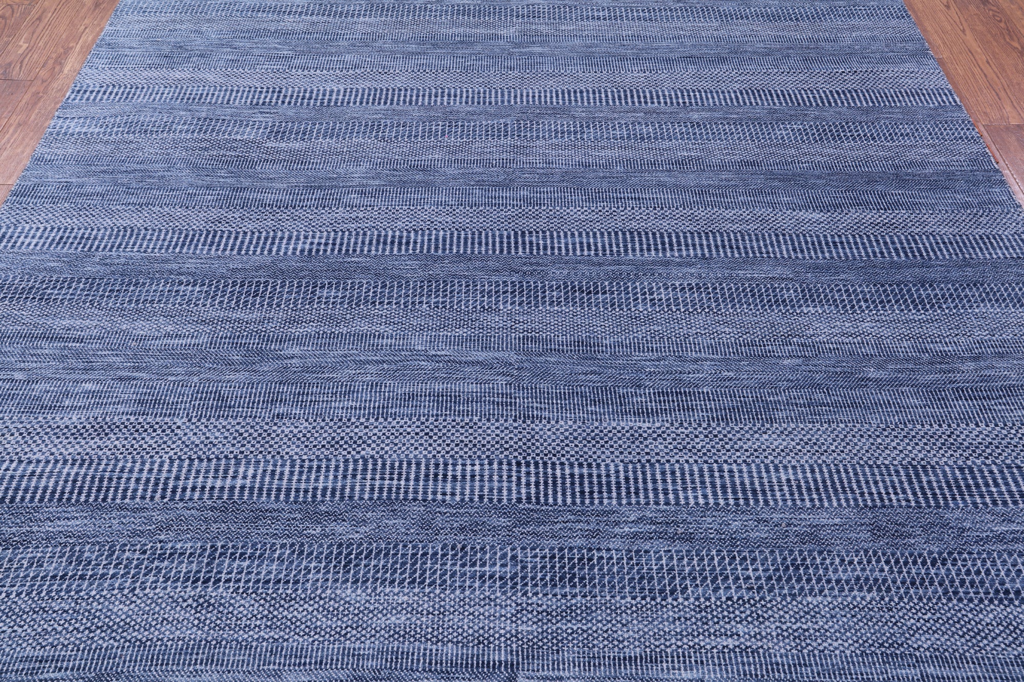 Blue Savannah Grass Hand Knotted Wool & Silk Rug - 7' 11" X 10' 1" - Golden Nile