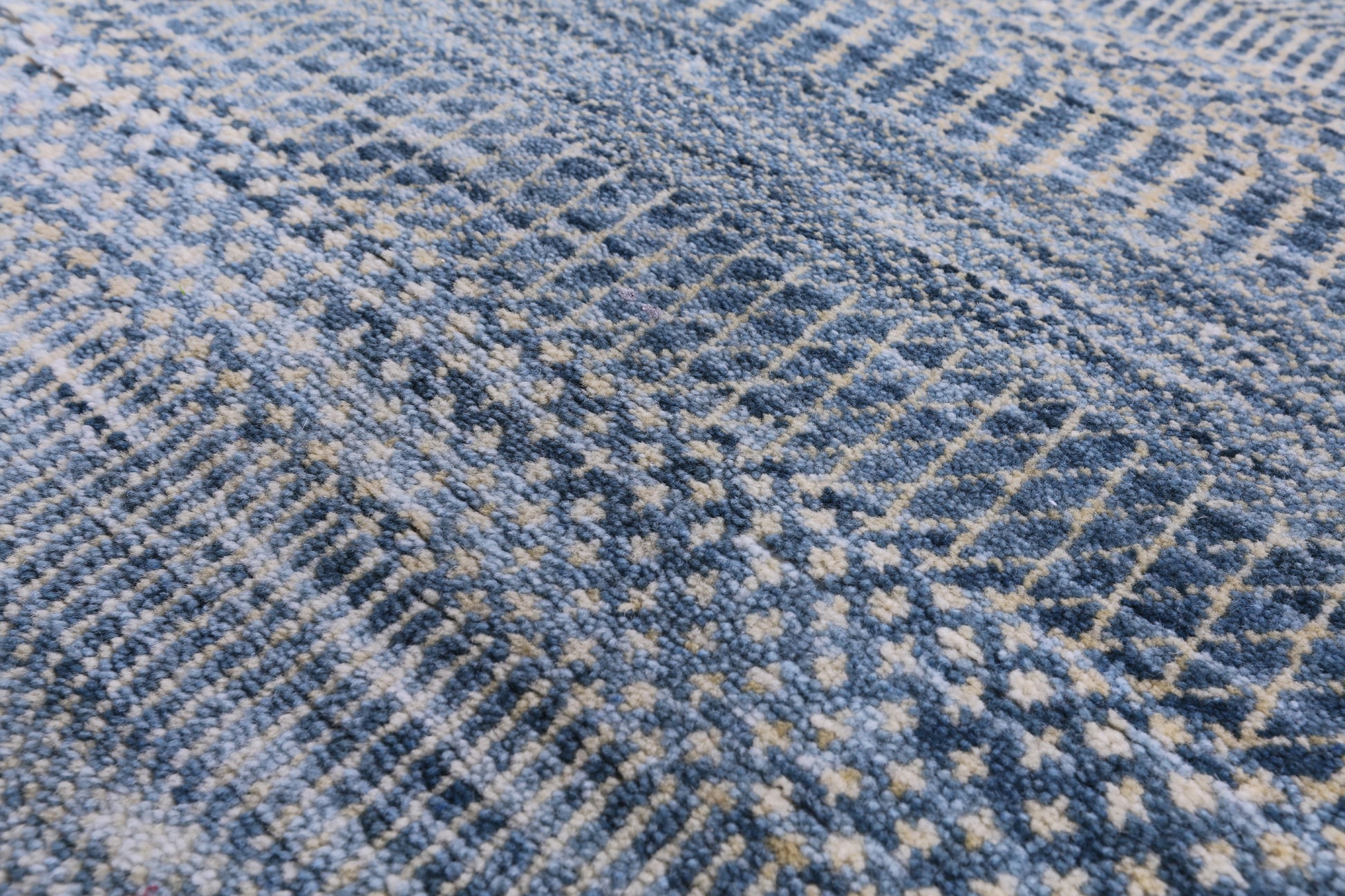 Savannah Grass Handmade Wool & Silk Rug - 6' 1" X 9' 1" - Golden Nile