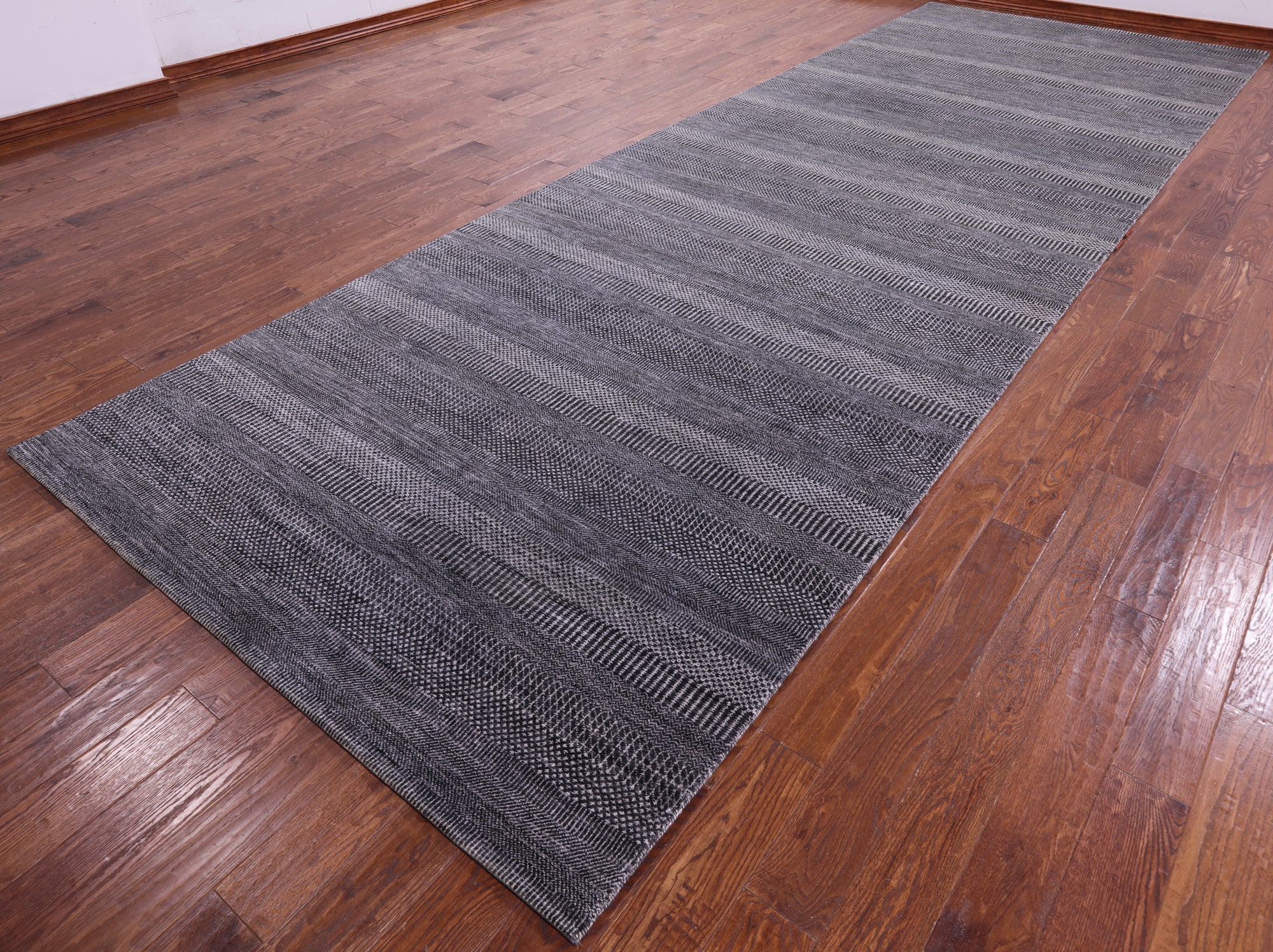 Savannah Grass Handmade Wool & Silk Rug - 6' 0" X 18' 0" - Golden Nile