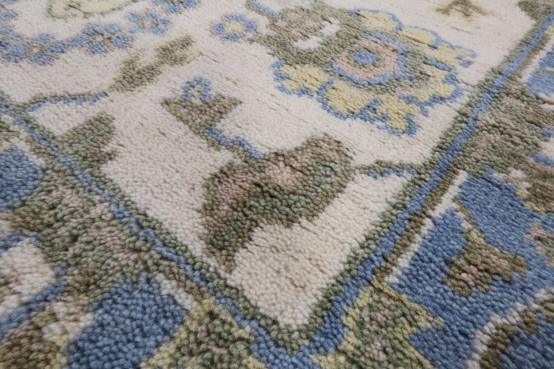 Ivory Turkish Oushak Hand Knotted Wool Runner Rug - 2' 7" X 9' 10" - Golden Nile