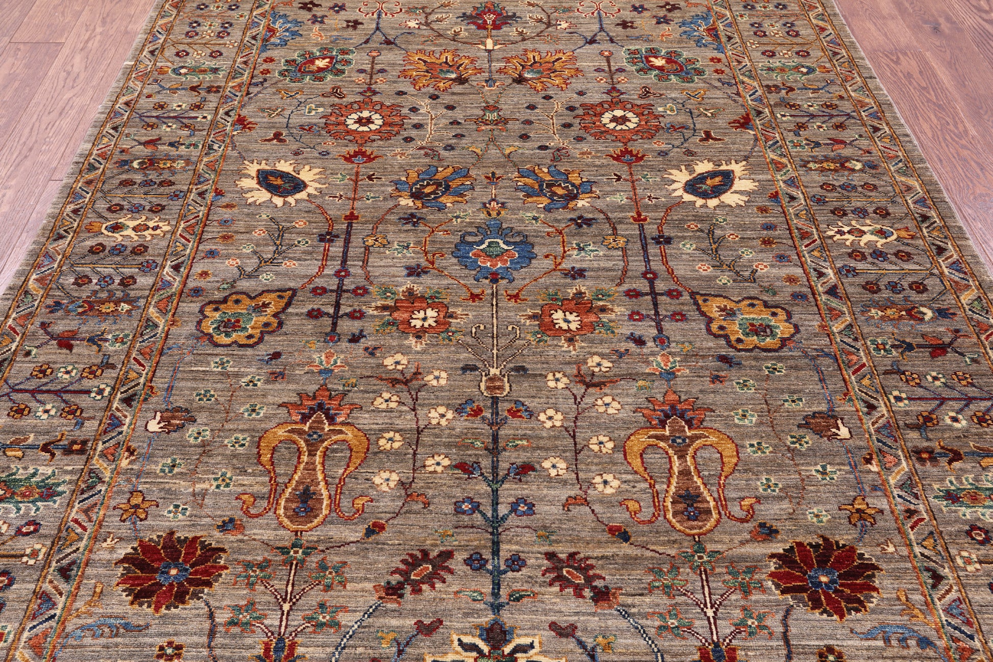 Peshawar Hand Knotted Wool Rug - 5' 8" X 8' 1" - Golden Nile