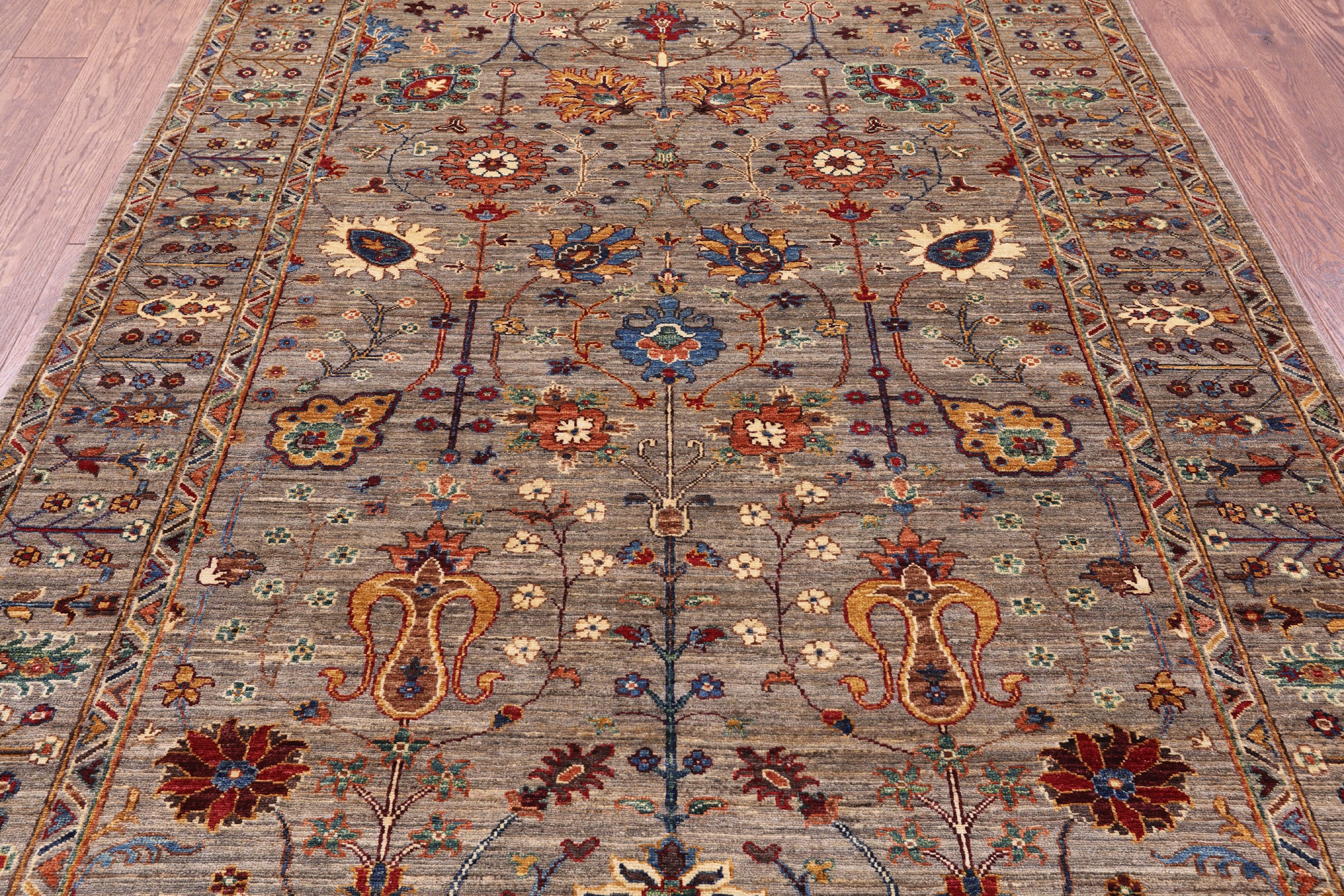 Peshawar Hand Knotted Wool Rug - 5' 8" X 8' 1" - Golden Nile