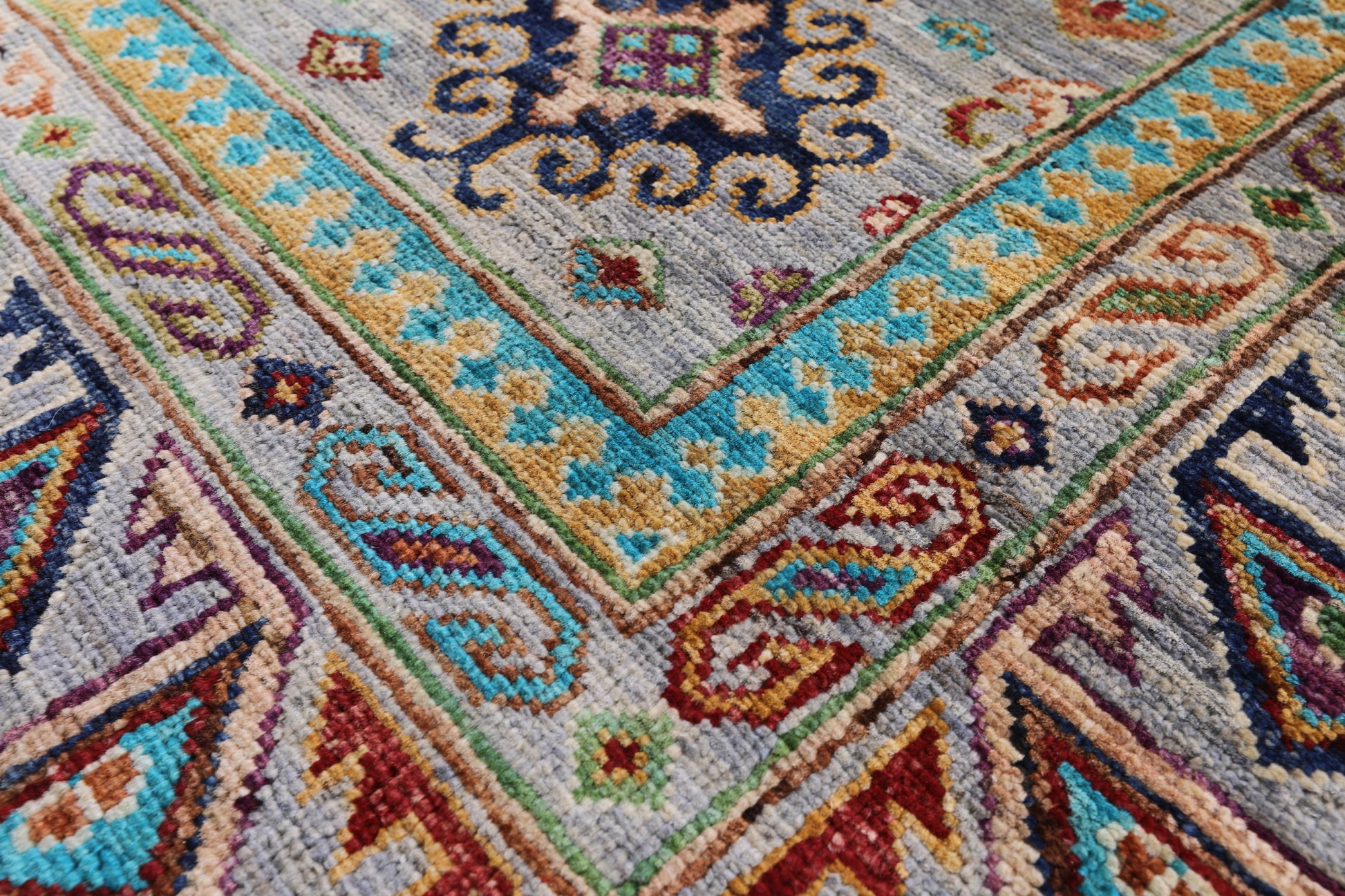 Turkmen Ersari Hand Knotted Wool Rug - 5' 5" X 7' 10" - Golden Nile