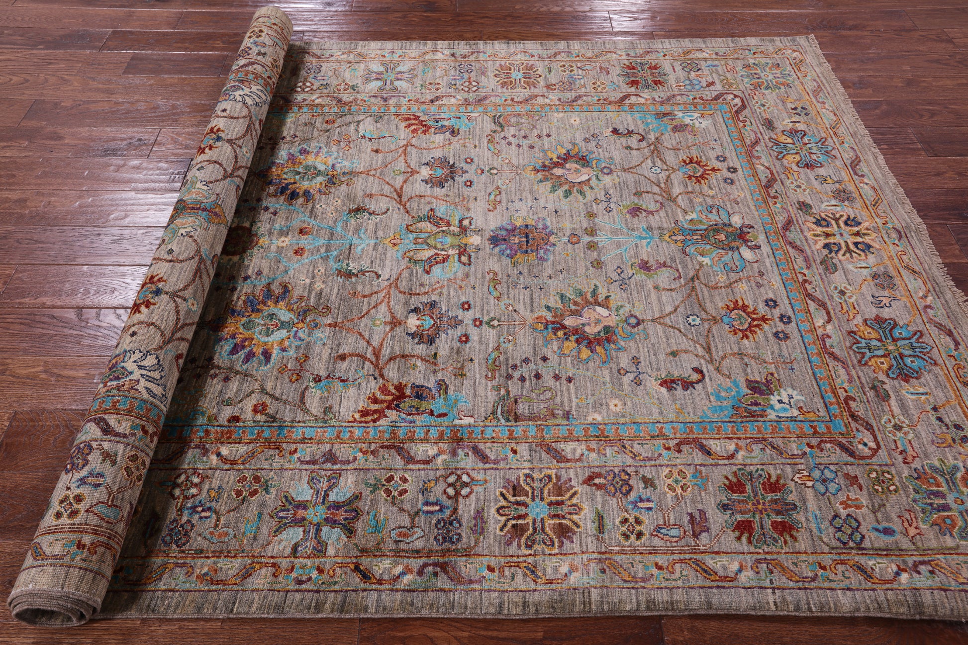 Peshawar Hand Knotted Wool Rug - 5' 7" X 8' 3" - Golden Nile