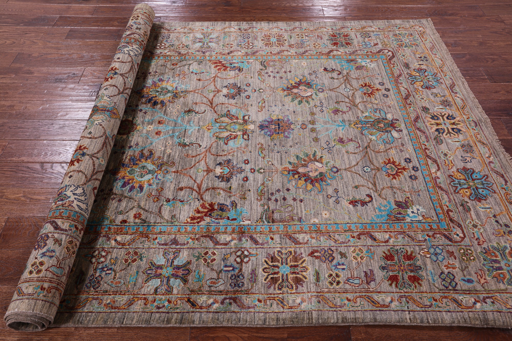 Peshawar Hand Knotted Wool Rug - 5' 7" X 8' 3" - Golden Nile