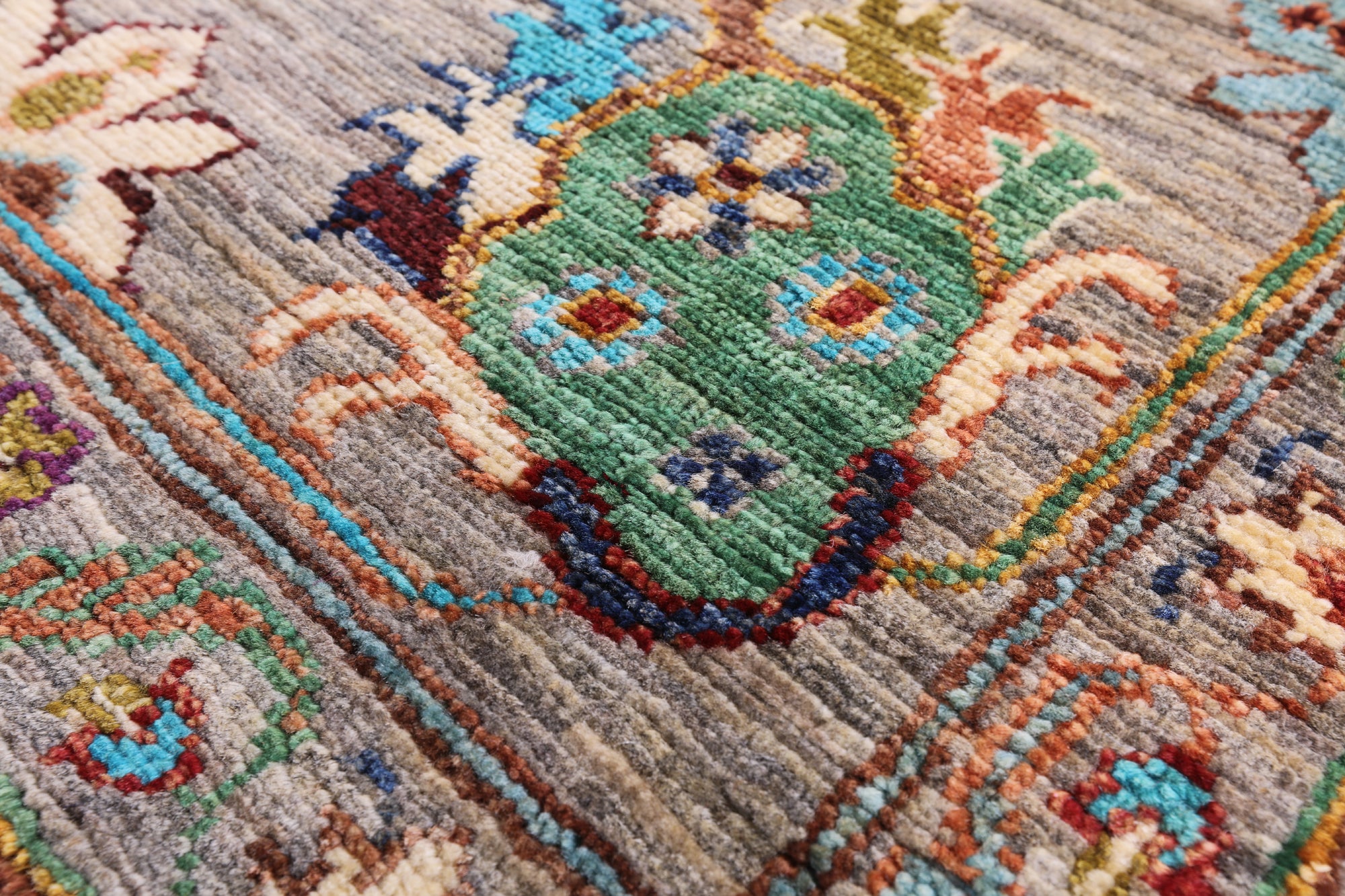 Peshawar Hand Knotted Wool Rug - 6' 9" X 10' 1" - Golden Nile