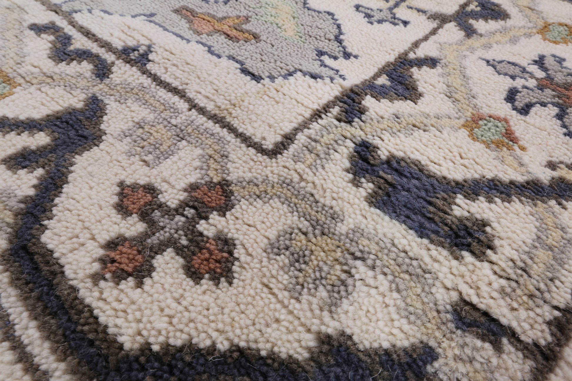 Ivory Turkish Oushak Handmade Wool Runner Rug - 2' 6" X 9' 10" - Golden Nile