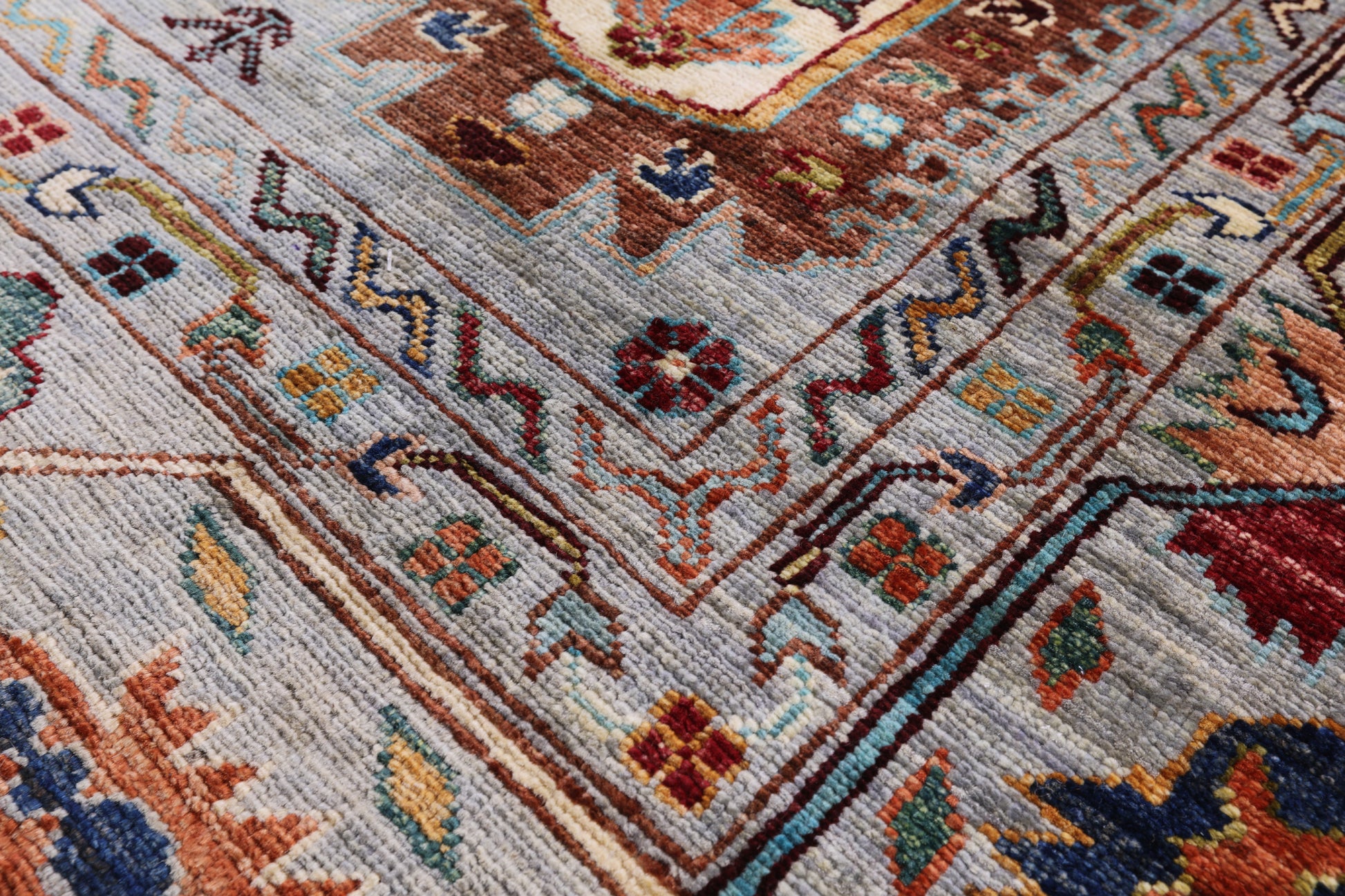 Turkmen Ersari Hand Knotted Wool Rug - 6' 10" X 9' 6" - Golden Nile