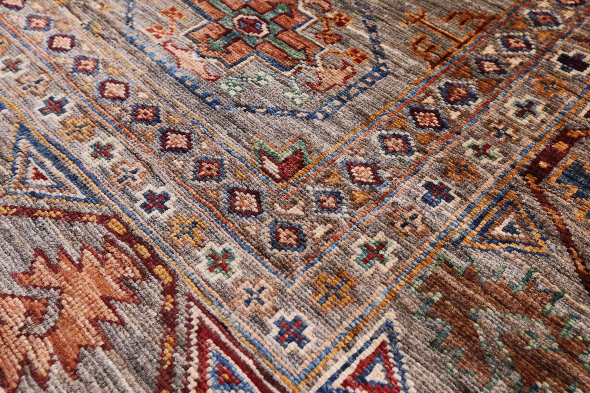 Turkmen Ersari Hand Knotted Wool Rug - 5' 10" X 8' 2" - Golden Nile