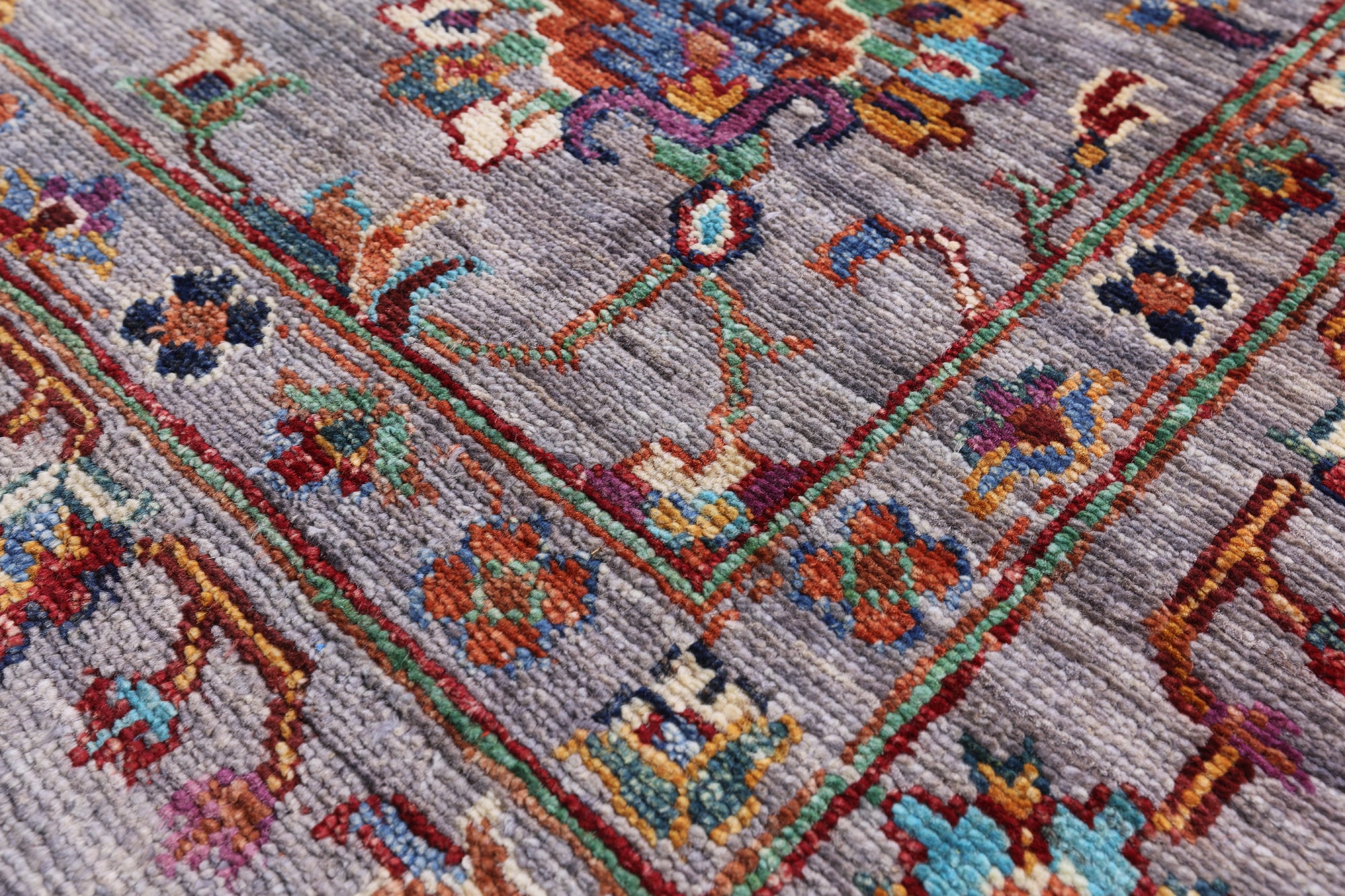Grey Peshawar Hand Knotted Wool Rug - 5' 8" X 8' 4" - Golden Nile