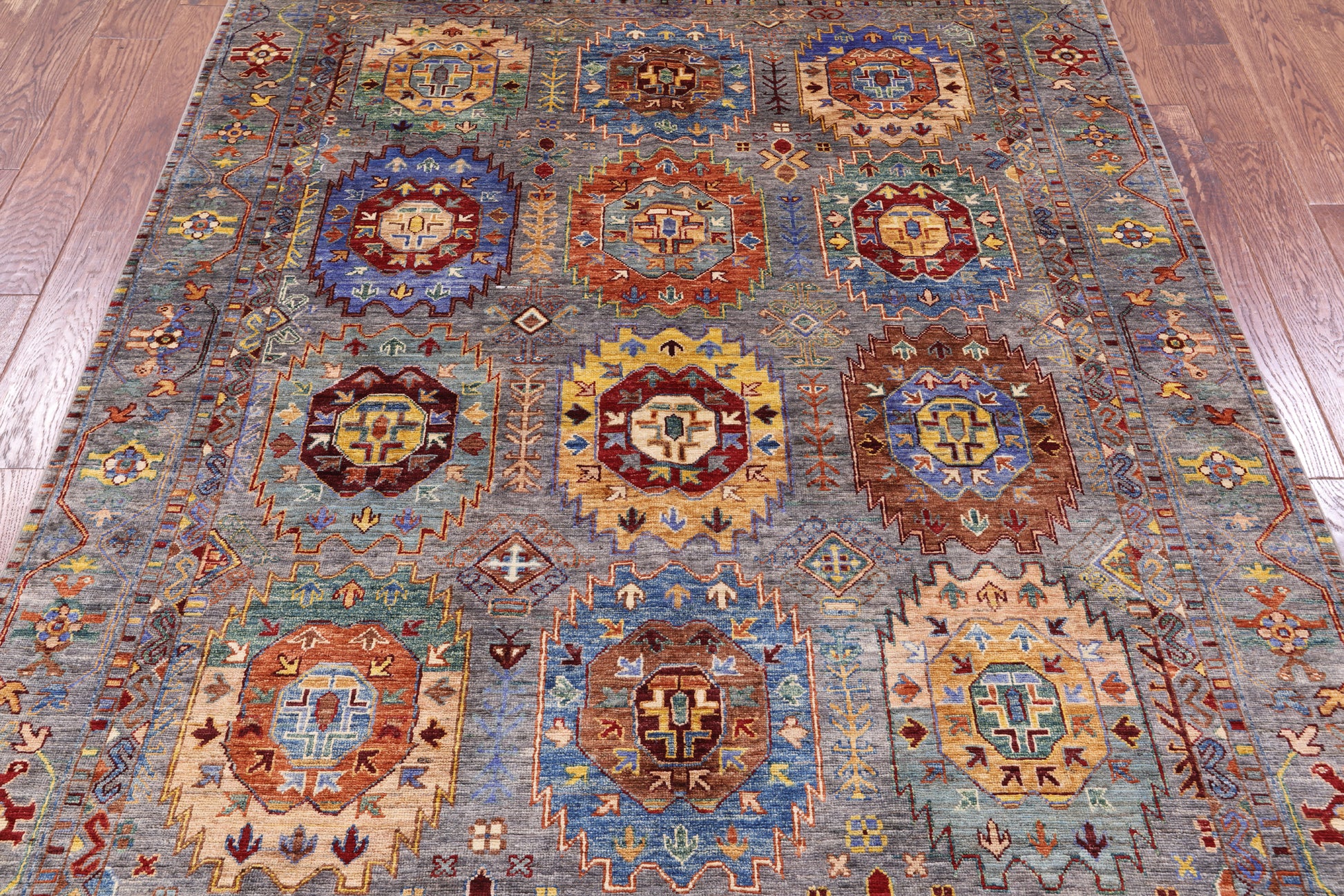 Turkmen Ersari Hand Knotted Wool Rug - 5' 8" X 7' 8" - Golden Nile