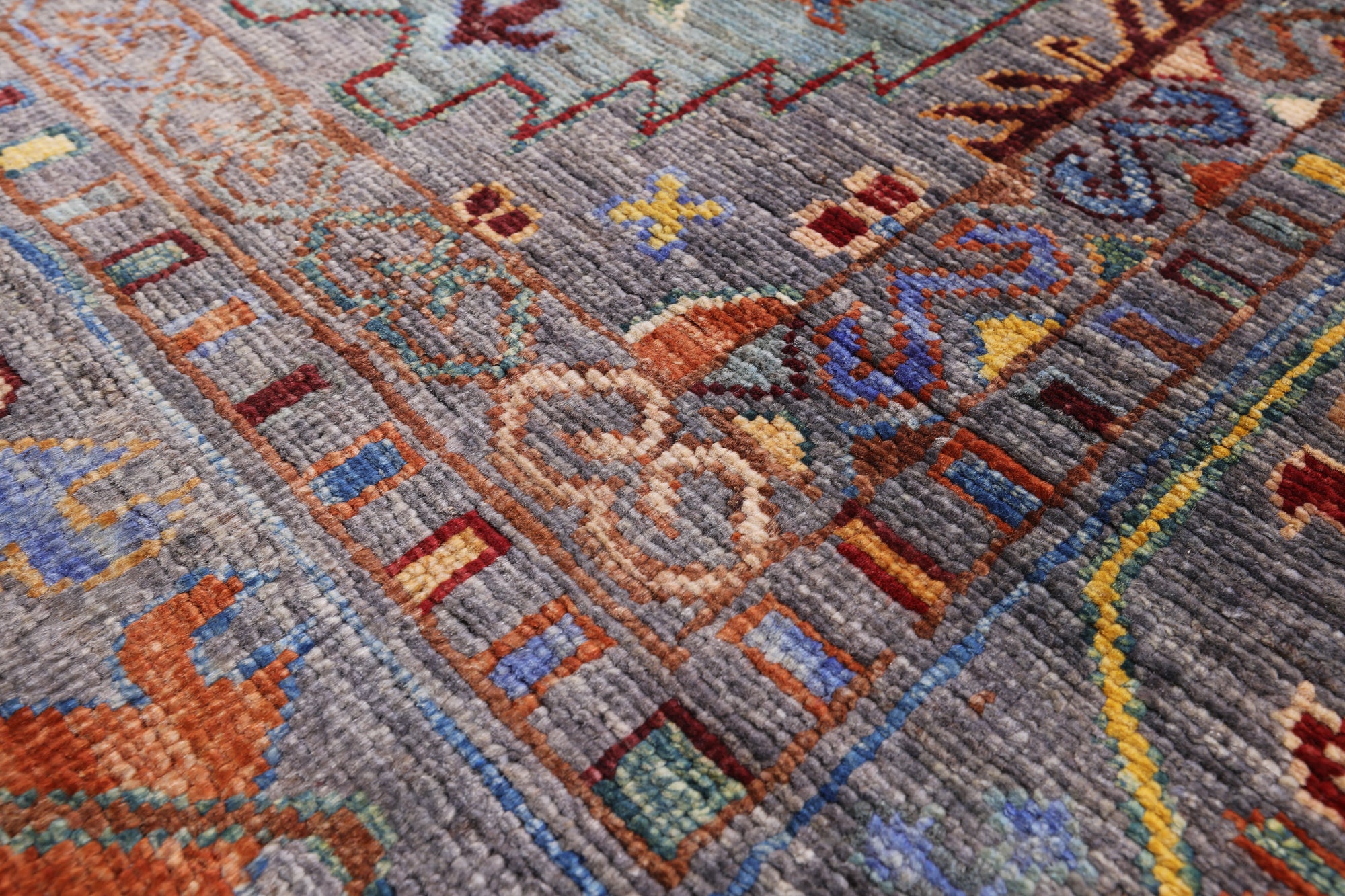 Turkmen Ersari Hand Knotted Wool Rug - 5' 8" X 7' 8" - Golden Nile