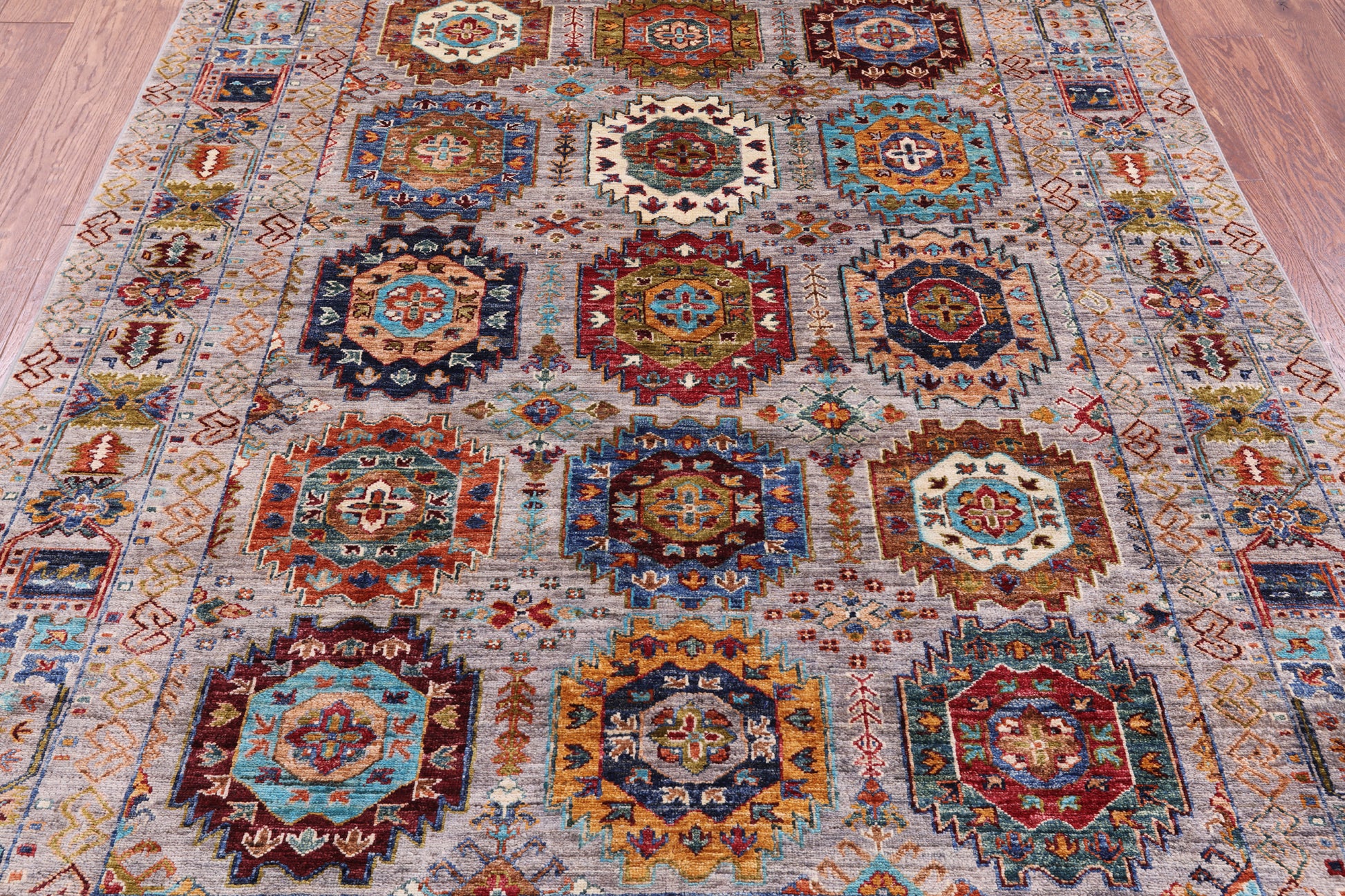 Turkmen Ersari Hand Knotted Wool Rug - 5' 7" X 7' 5" - Golden Nile