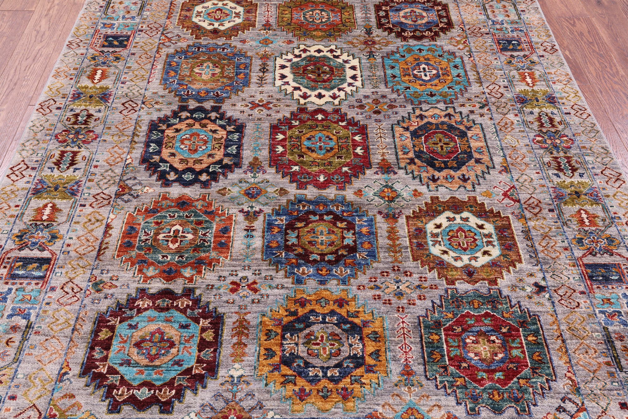 Turkmen Ersari Hand Knotted Wool Rug - 5' 7" X 7' 5" - Golden Nile