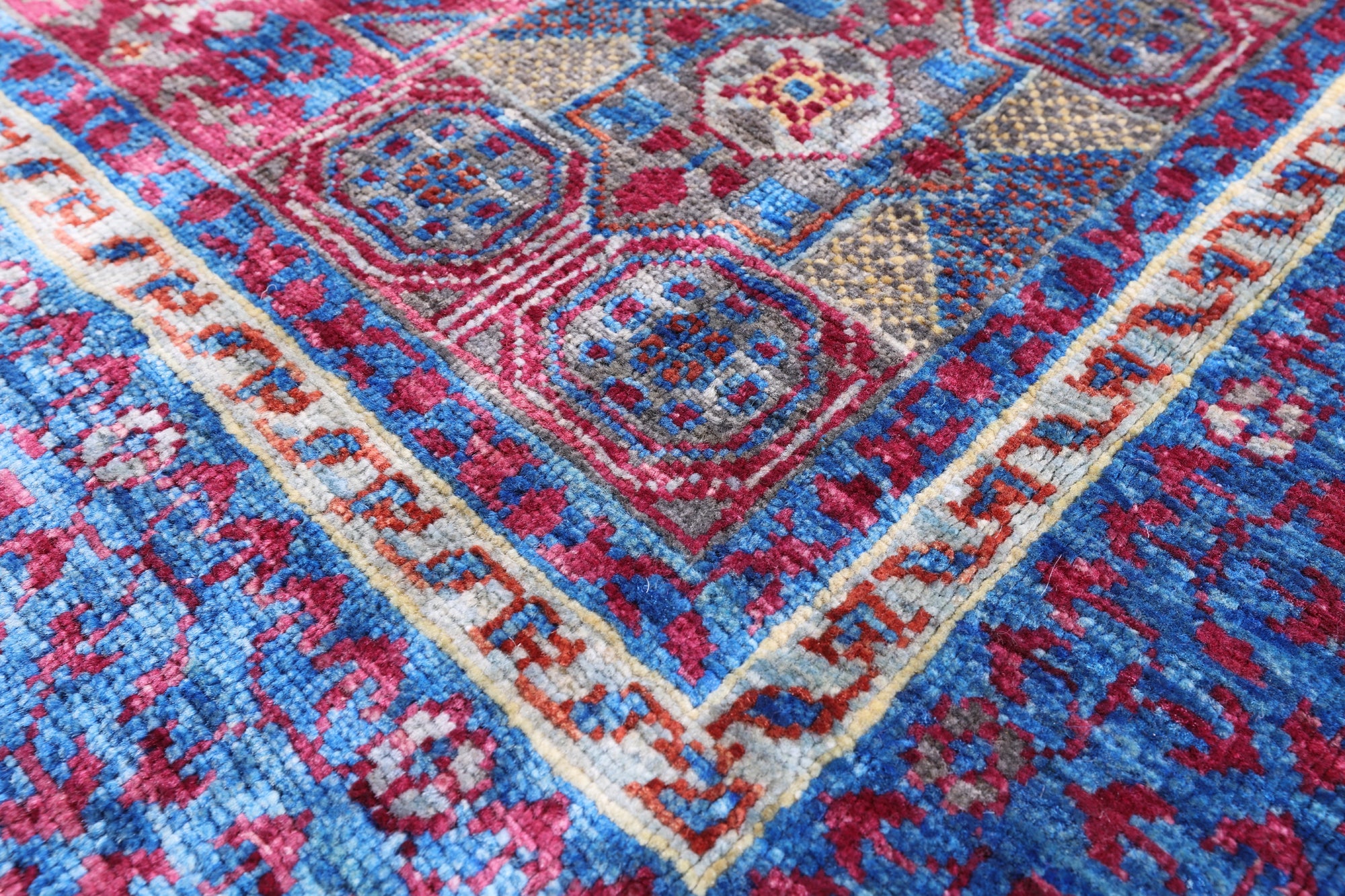 Geometric Persian Mamluk Hand Knotted Wool Rug - 5' 0" X 6' 9" - Golden Nile