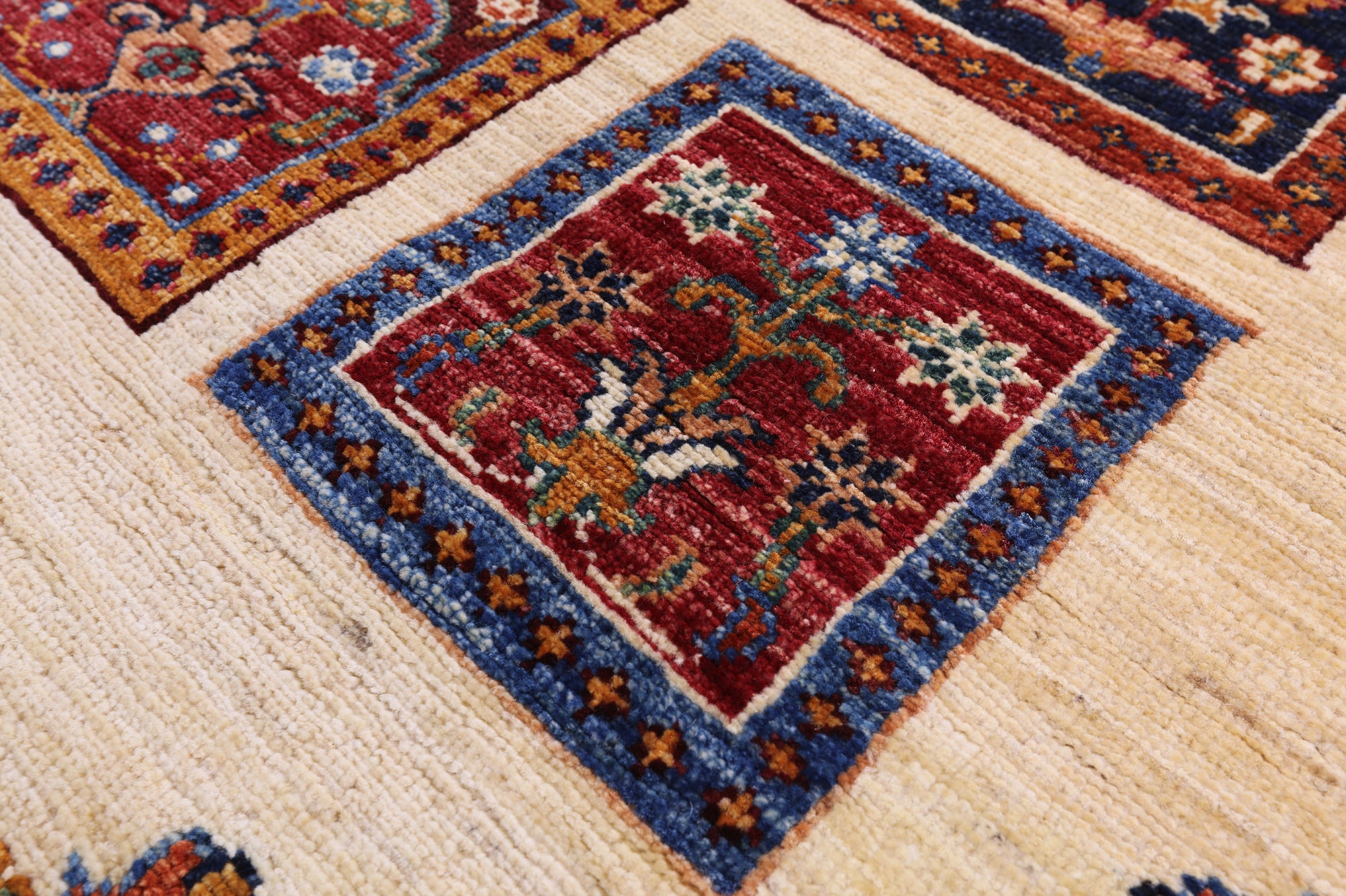 Ivory Garden Design Persian Handmade Wool Rug - 5' 7" X 7' 10" - Golden Nile