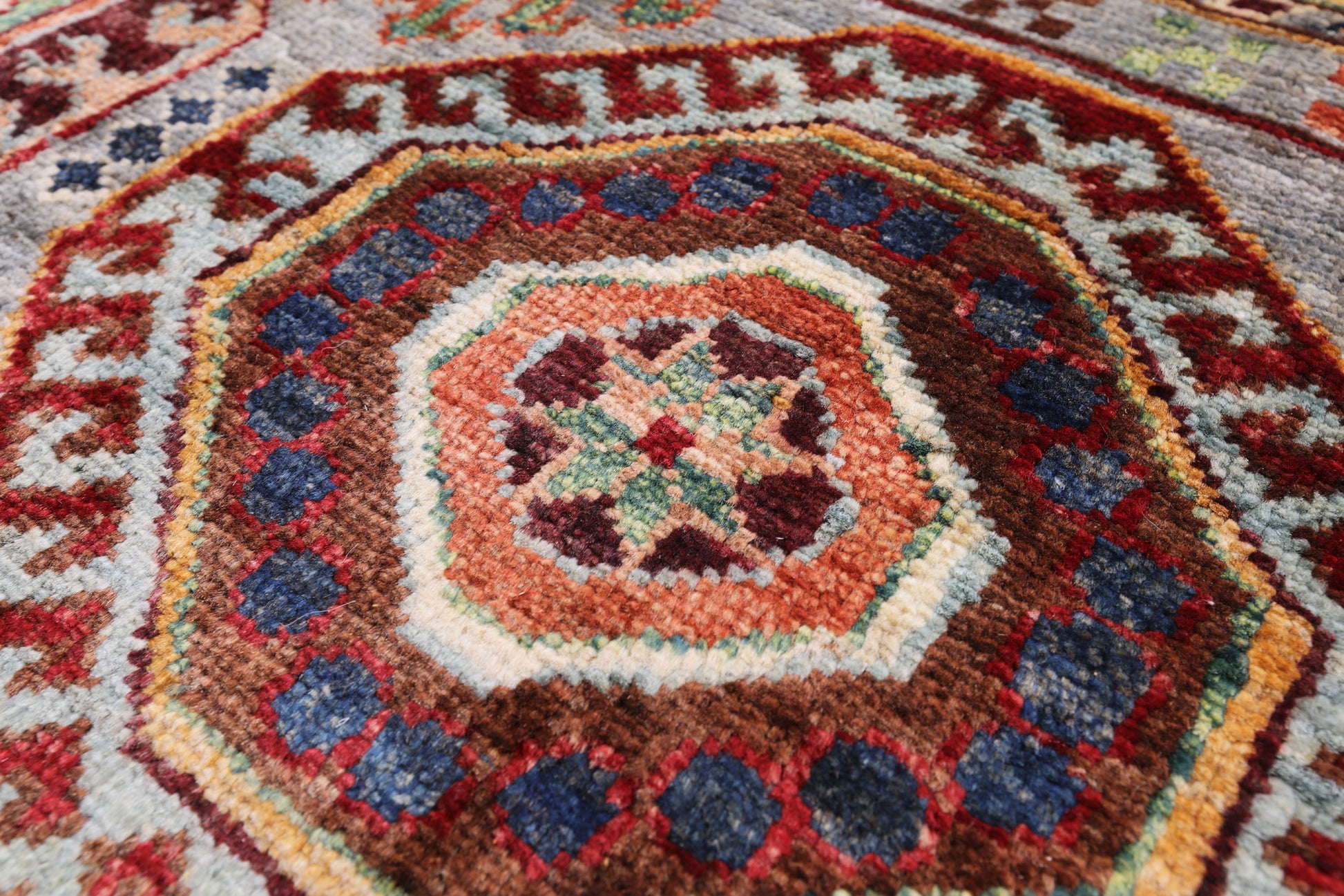 Khorjin Persian Gabbeh Handmade Wool Rug - 3' 4" X 4' 10" - Golden Nile