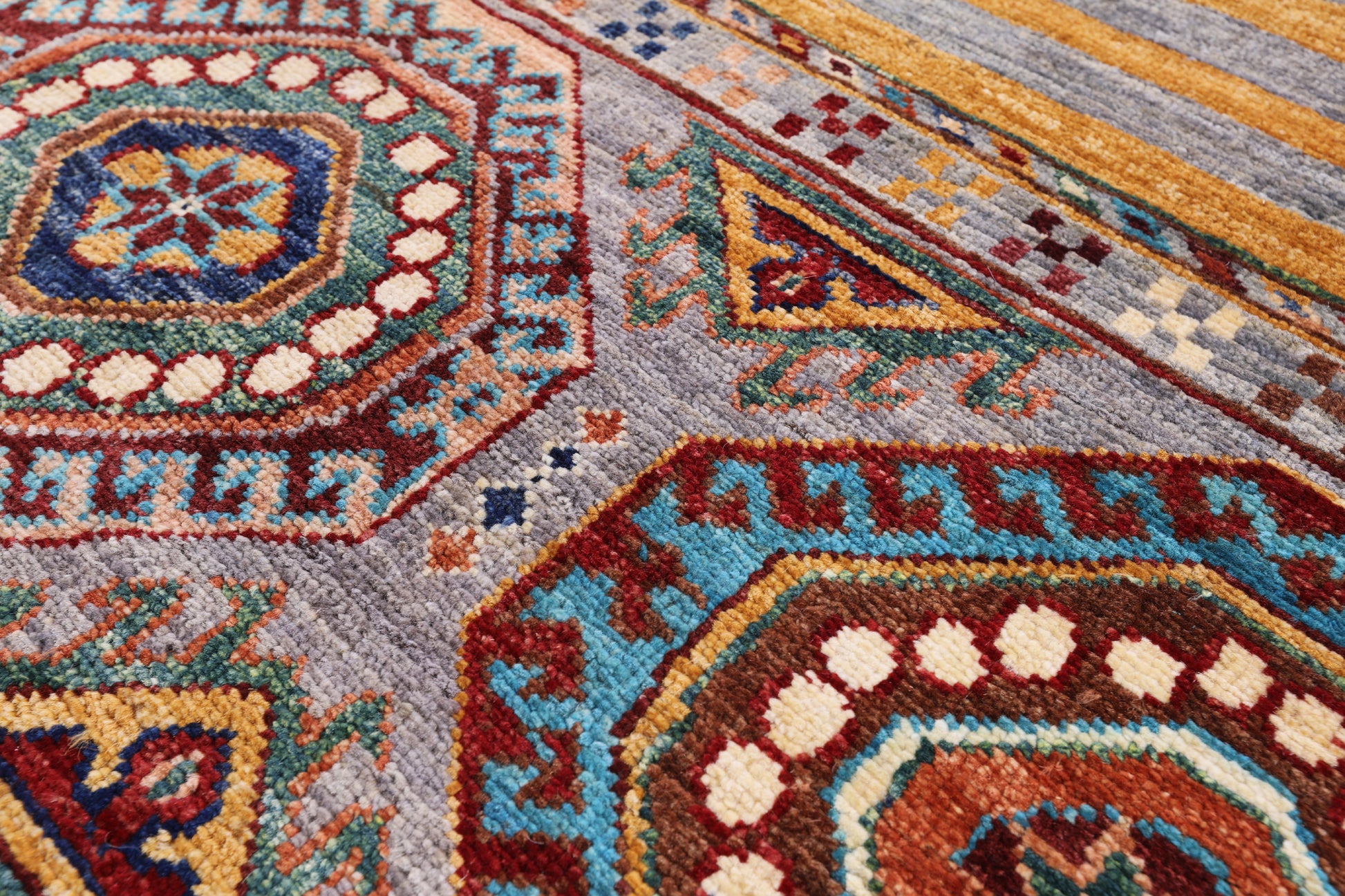 Khorjin Persian Gabbeh Hand Knotted Wool Rug - 3' 3" X 5' 1" - Golden Nile