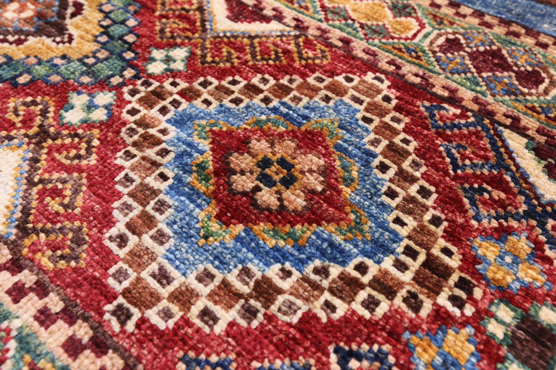 Khorjin Persian Gabbeh Handmade Wool Rug - 3' 2" X 4' 9" - Golden Nile