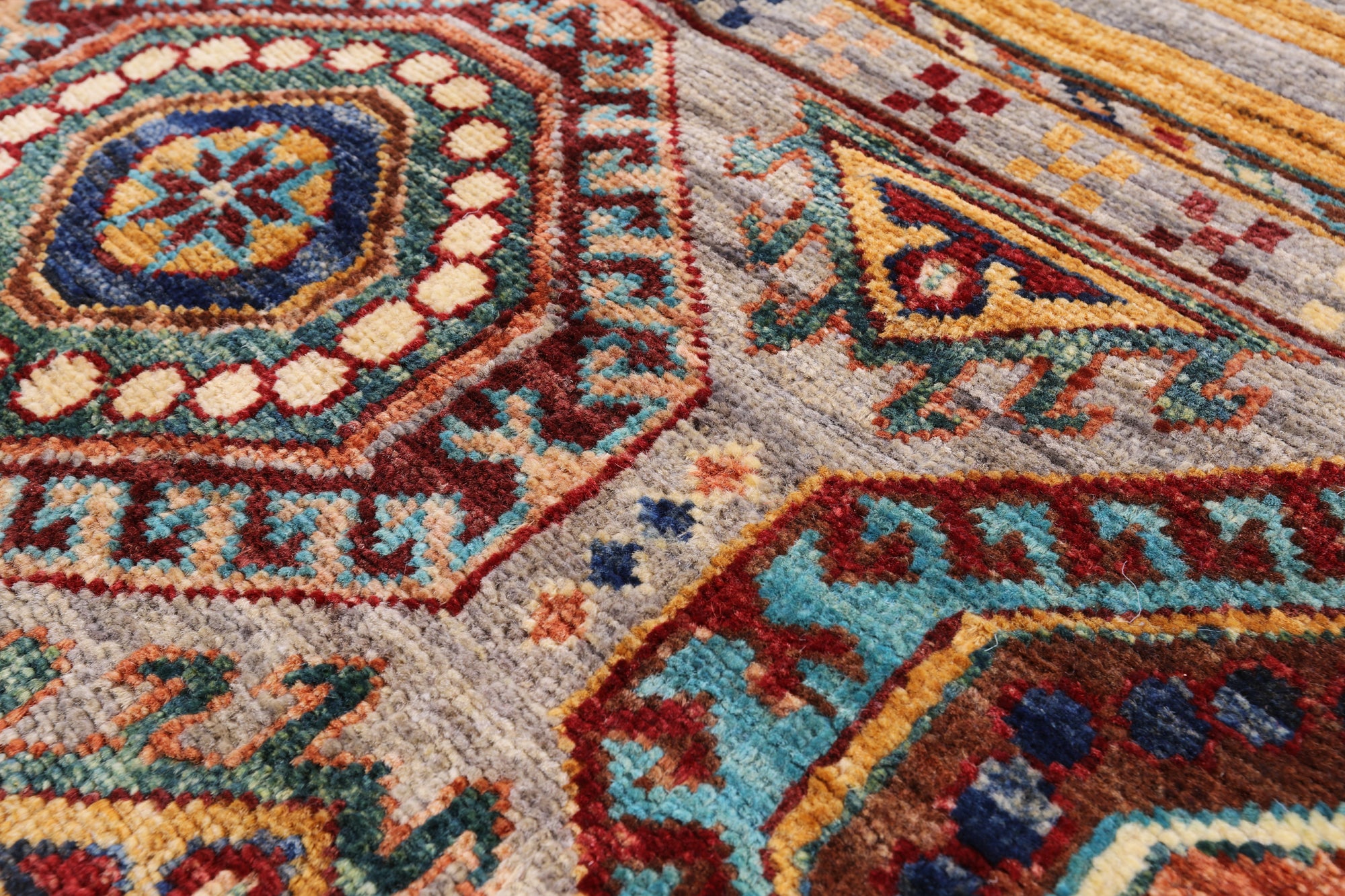 Khorjin Persian Gabbeh Handmade Wool Rug - 3' 4" X 5' 1" - Golden Nile
