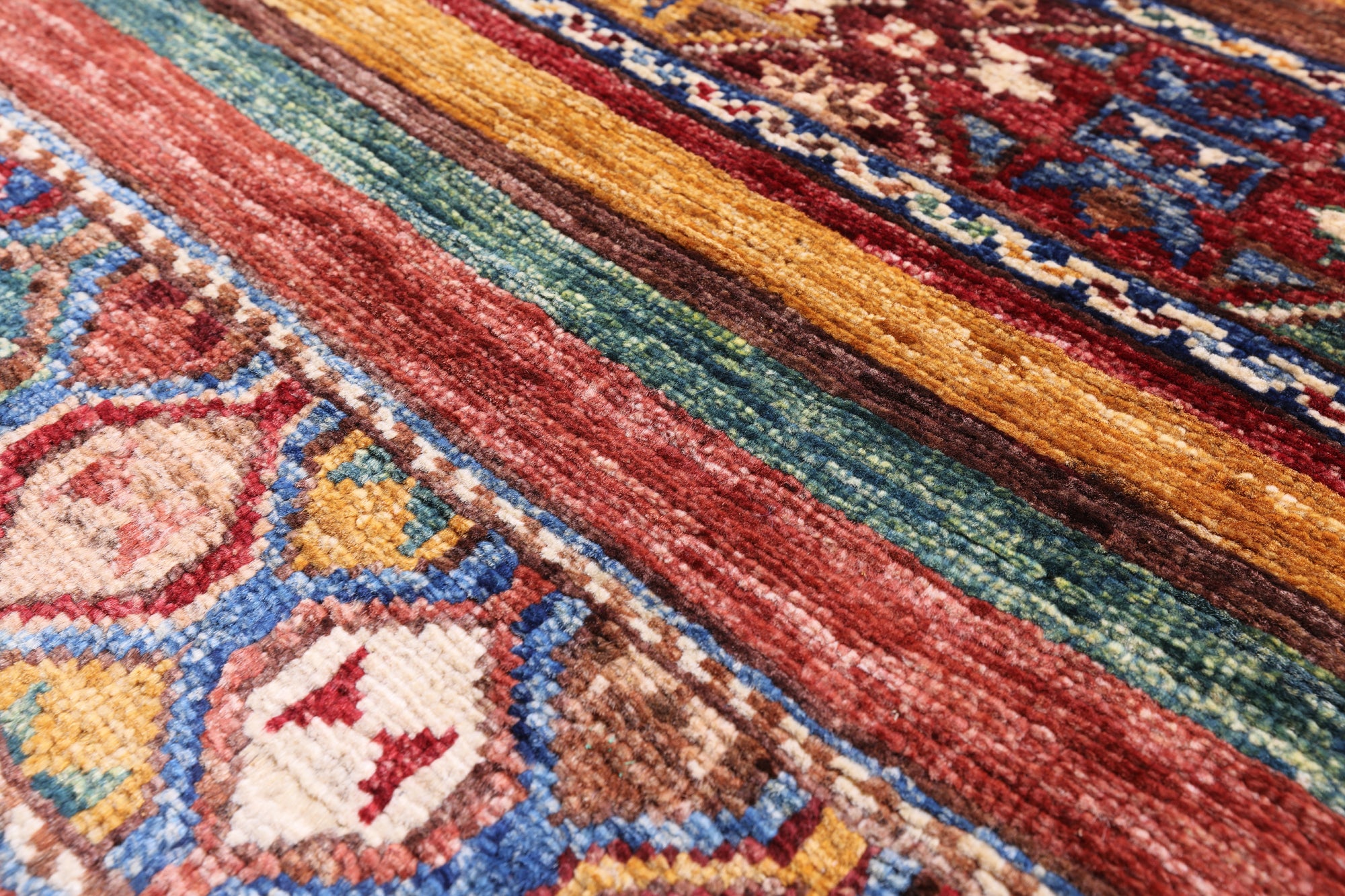 Khorjin Persian Gabbeh Handmade Wool Rug - 2' 7" X 4' 1" - Golden Nile