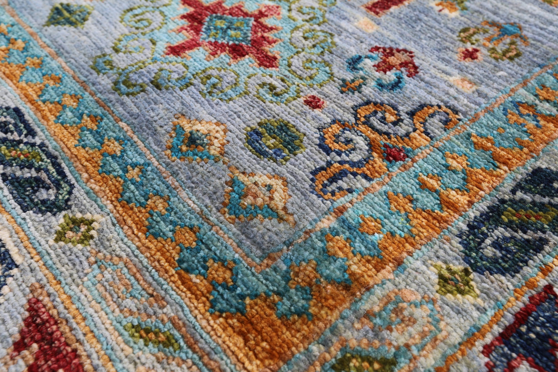 Turkmen Ersari Hand Knotted Wool Rug - 5' 9" X 8' 3" - Golden Nile