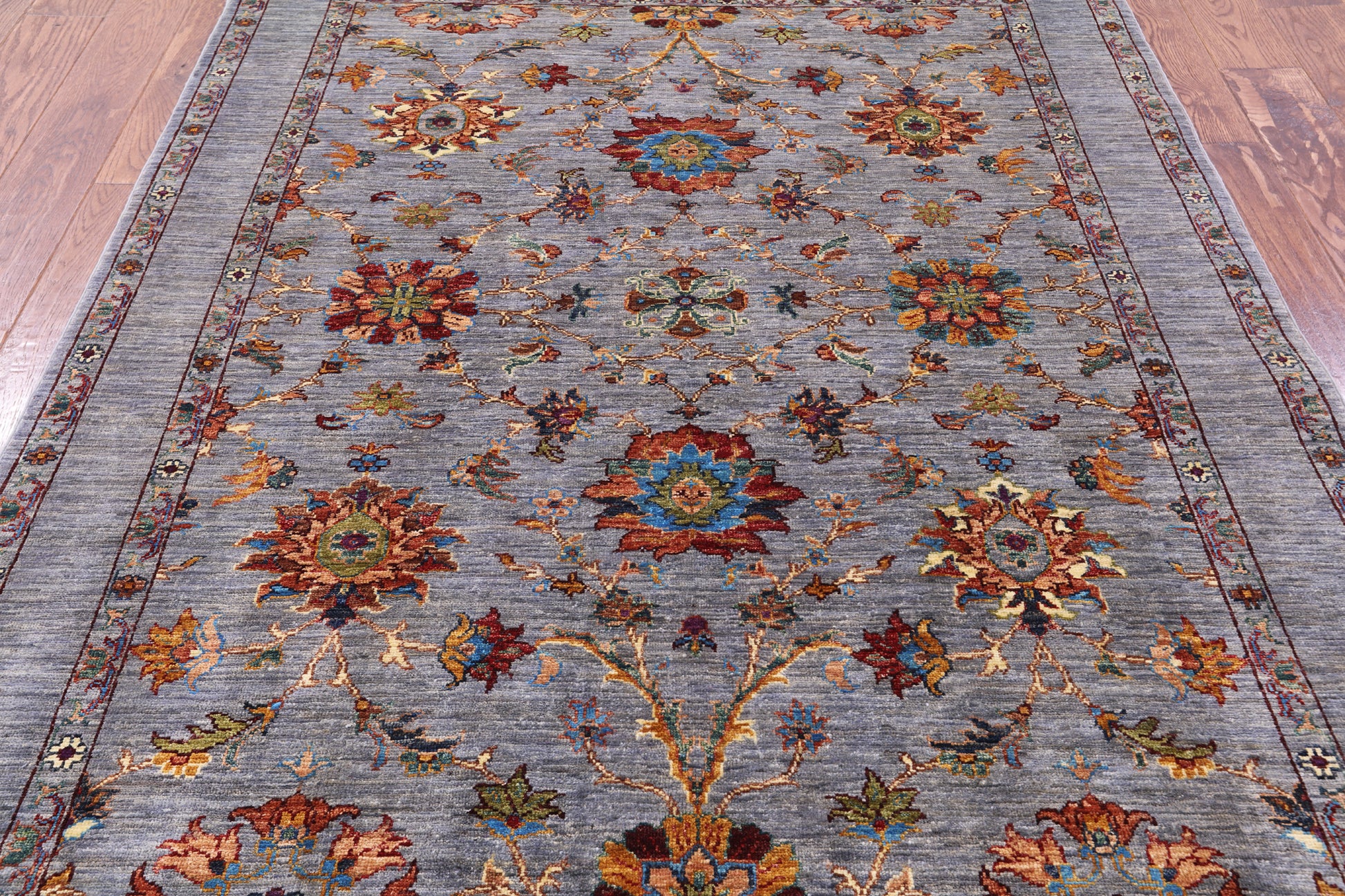 Peshawar Hand Knotted Wool Rug - 4' 11" X 6' 8" - Golden Nile